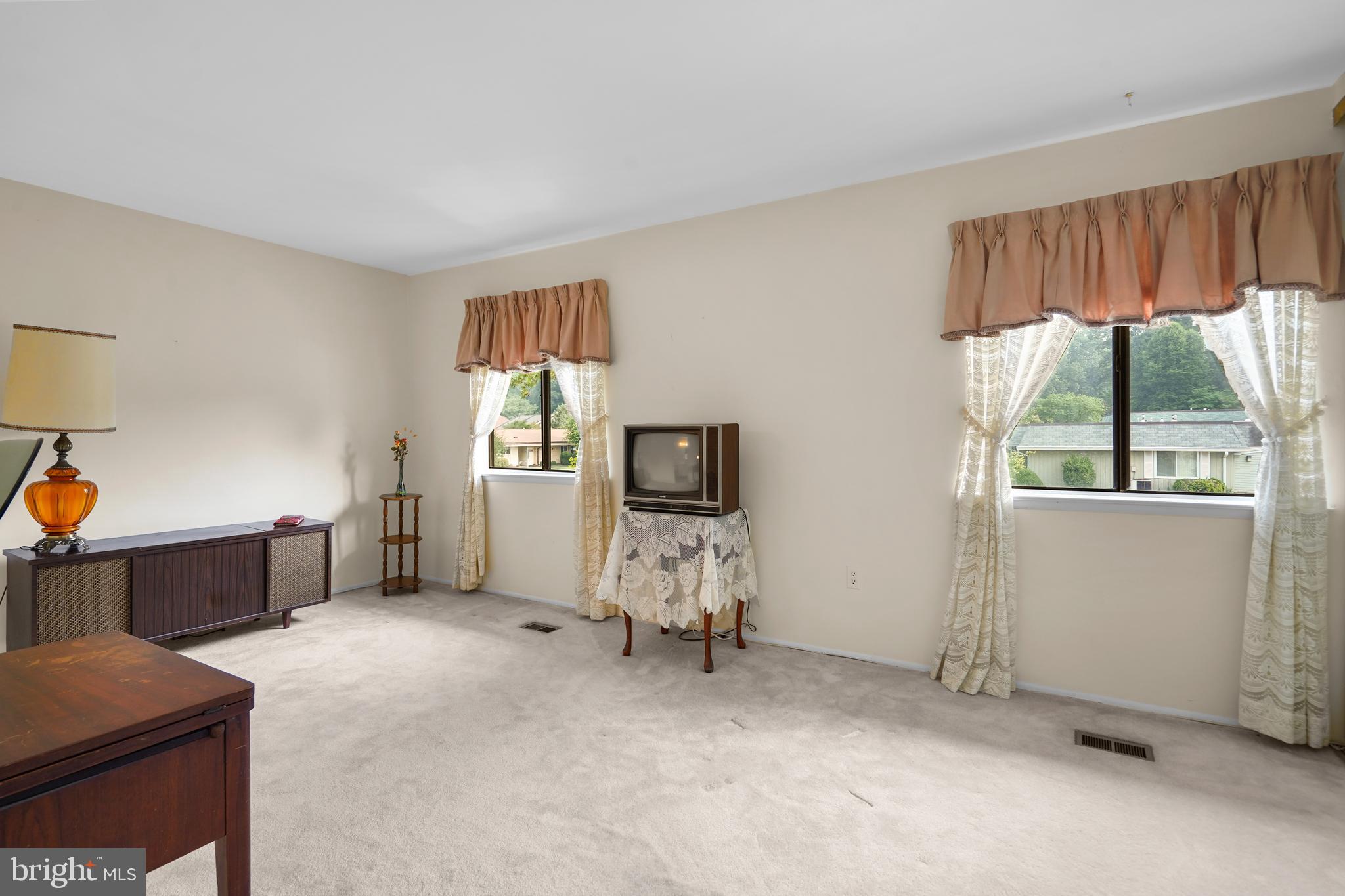 LEISURE WORLD - Residential