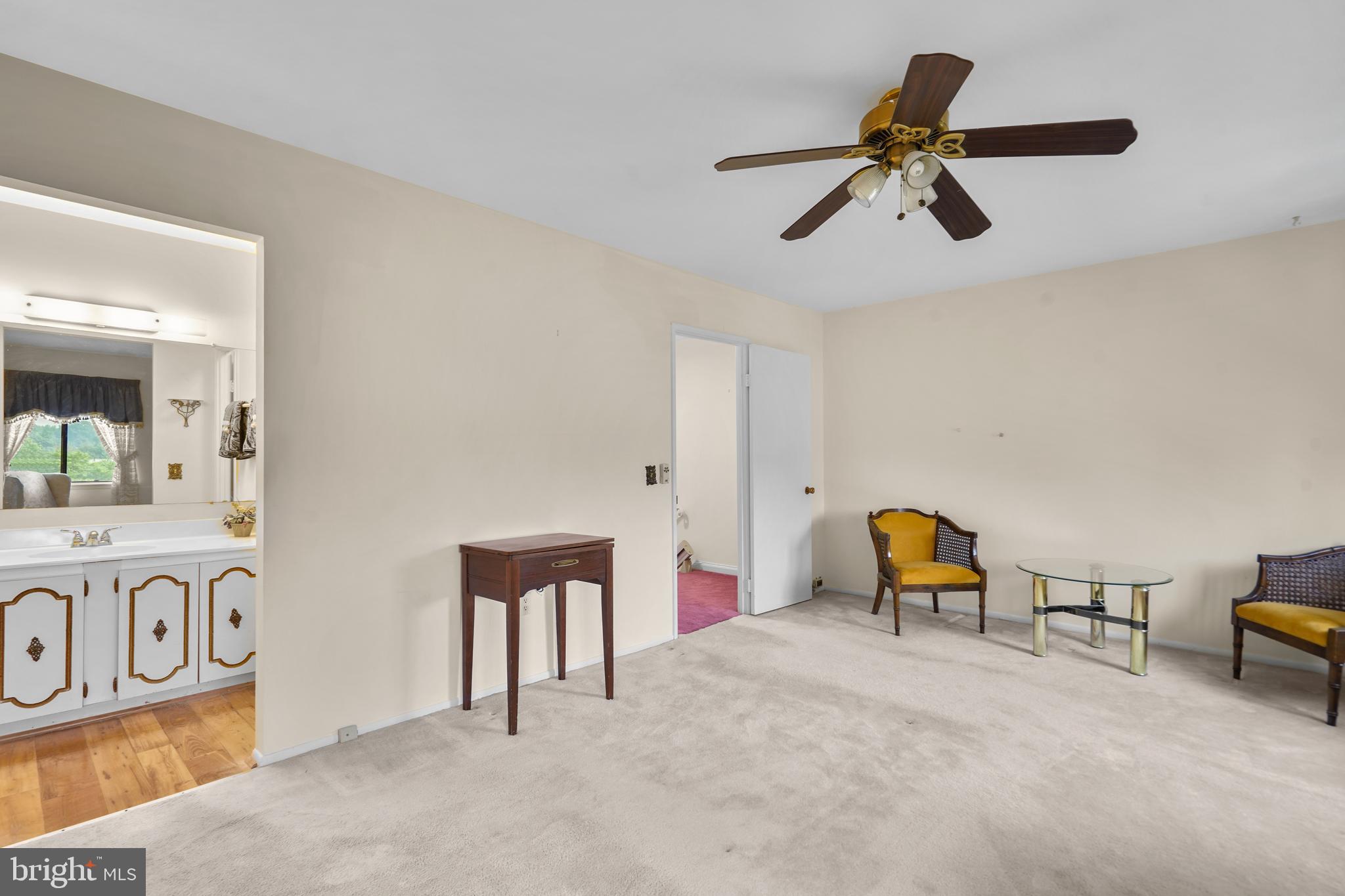 LEISURE WORLD - Residential