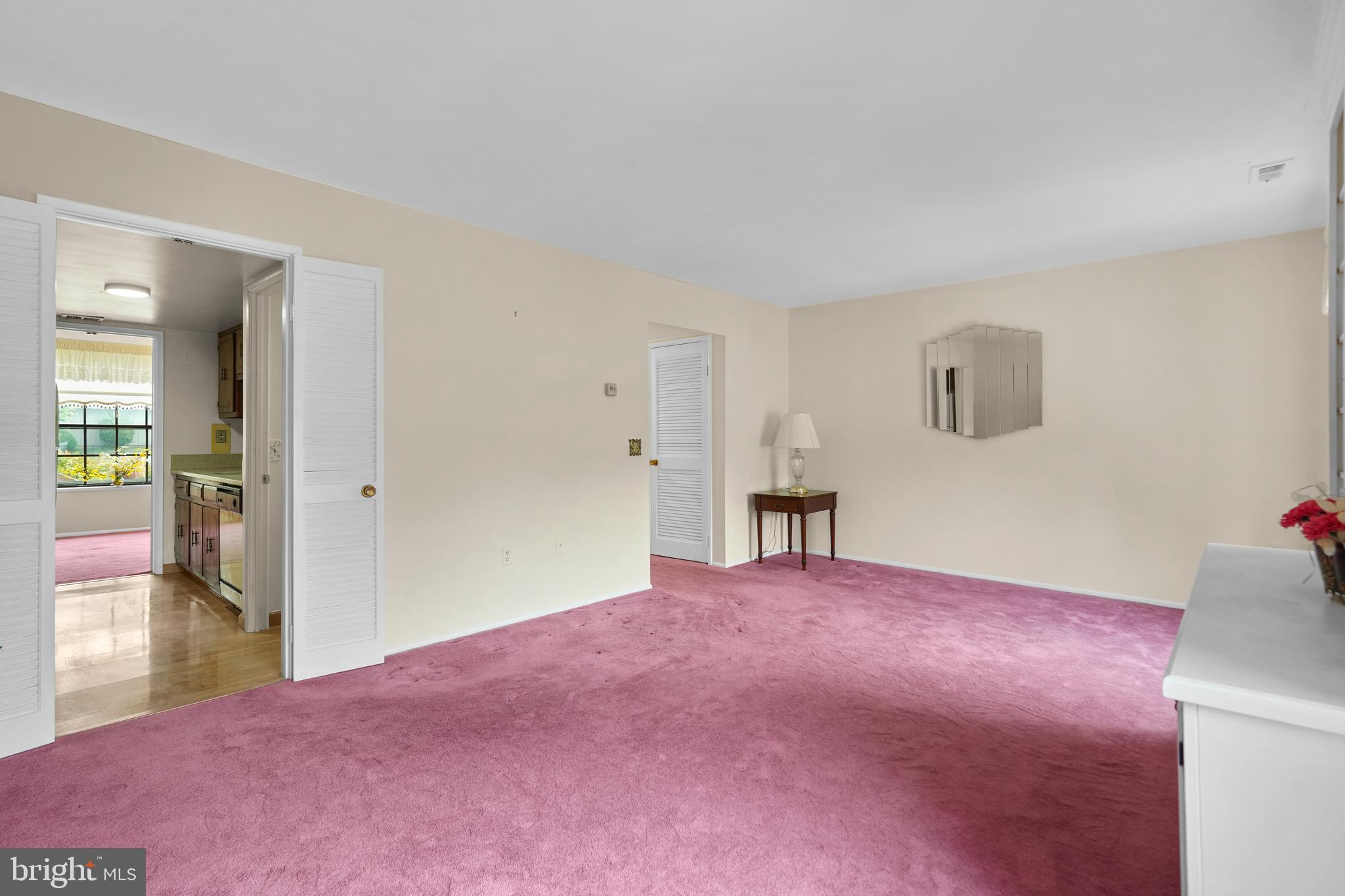 LEISURE WORLD - Residential