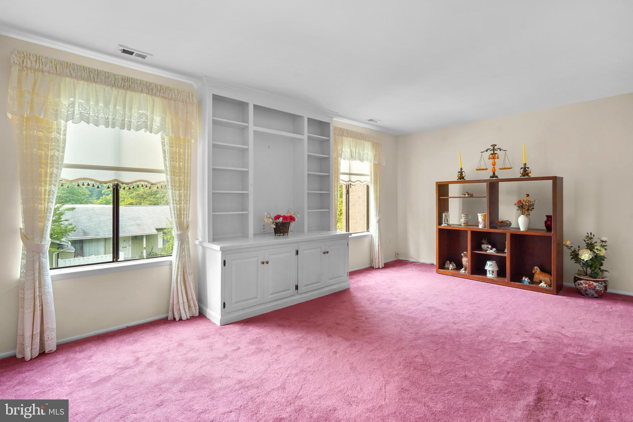 LEISURE WORLD - Residential