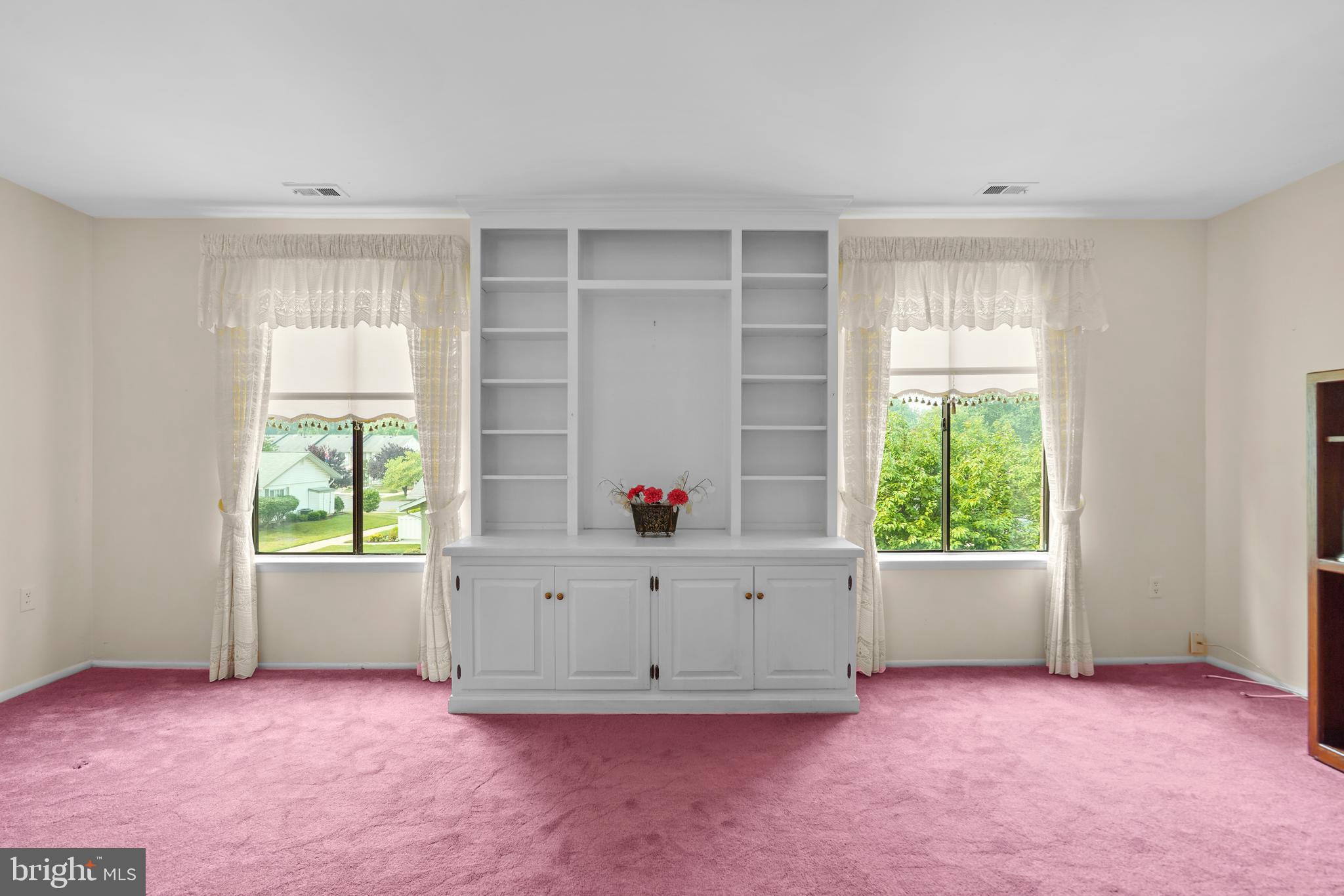 LEISURE WORLD - Residential