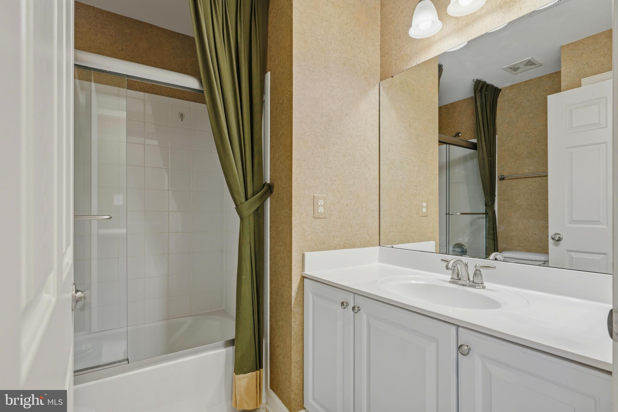 COVENTRY FARMS - Residential