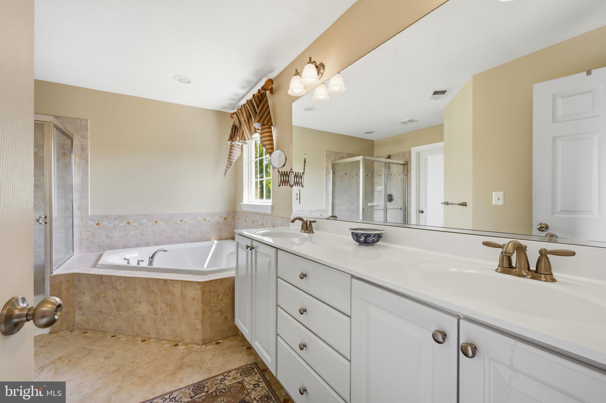 COVENTRY FARMS - Residential