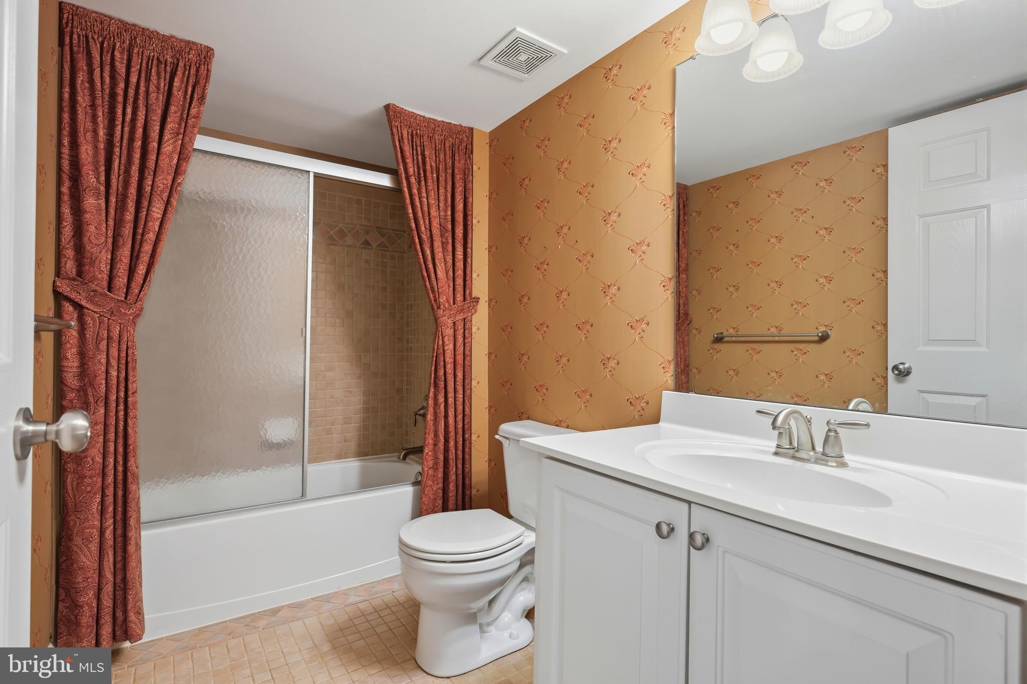 COVENTRY FARMS - Residential