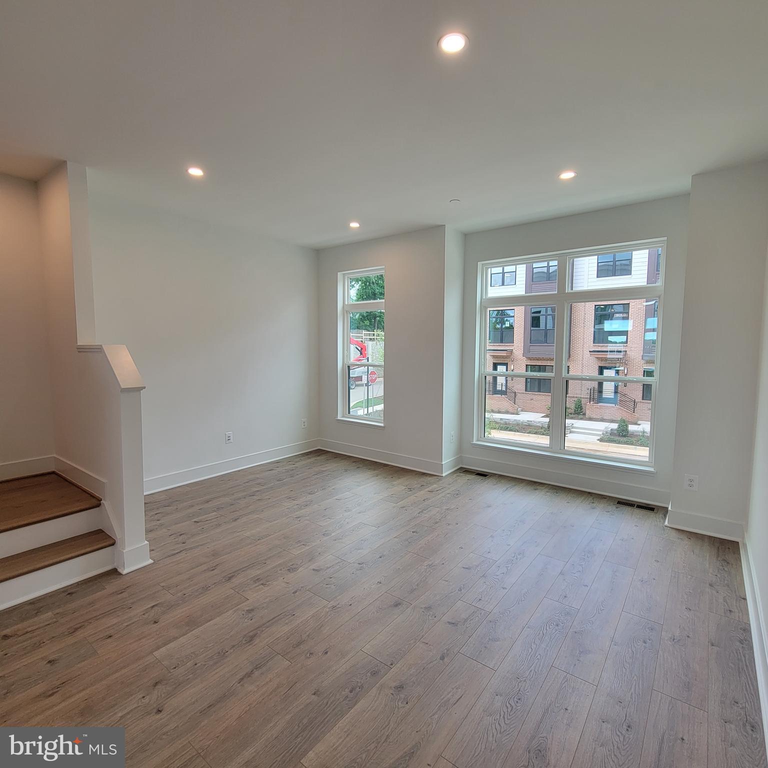 TYSONS RIDGE - Residential Lease