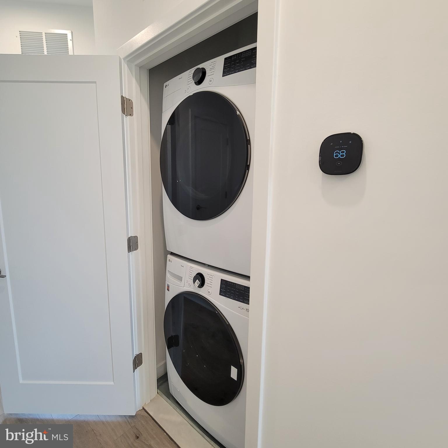 TYSONS RIDGE - Residential Lease