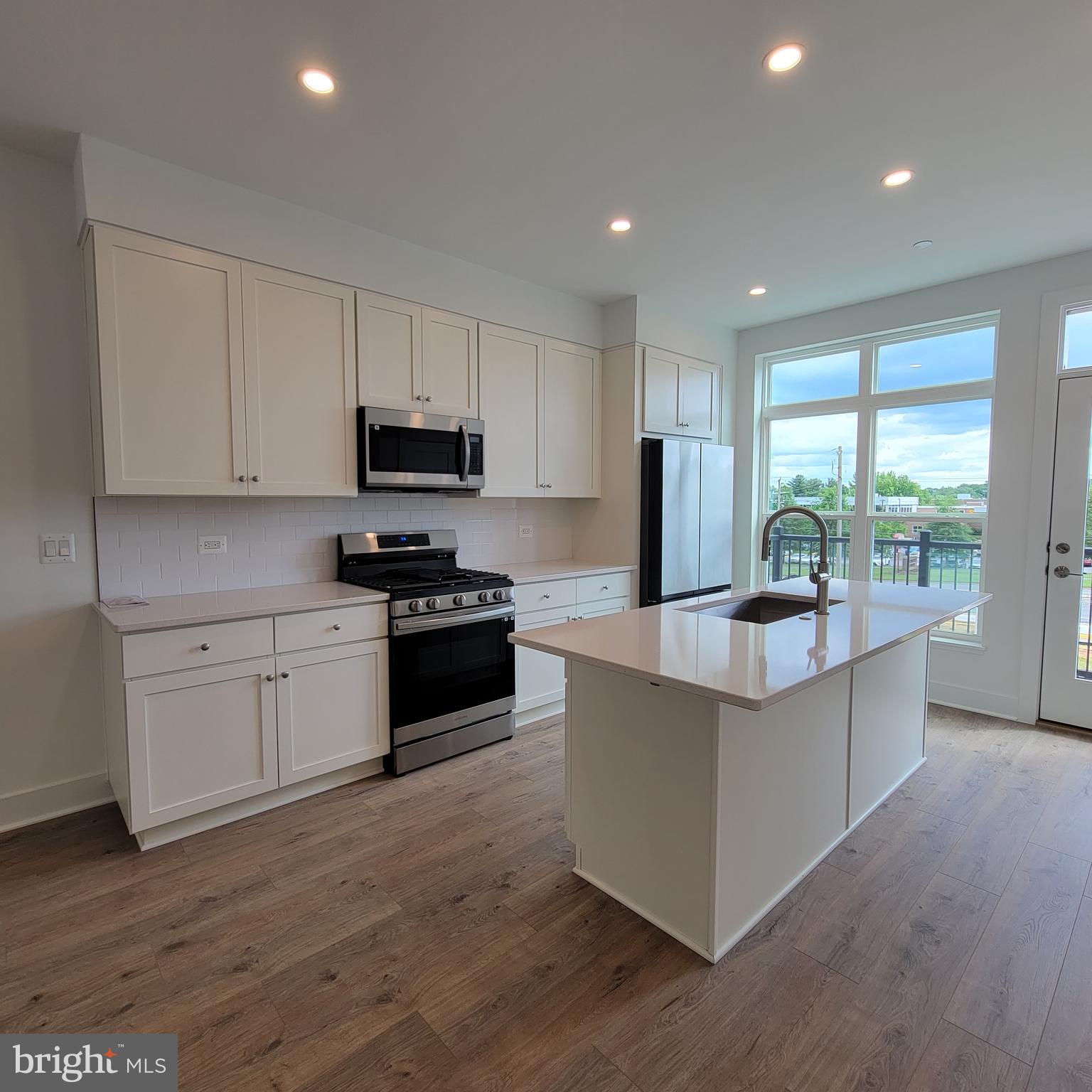 TYSONS RIDGE - Residential Lease