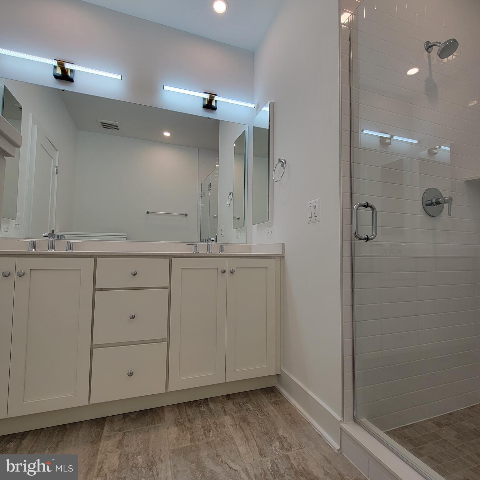 TYSONS RIDGE - Residential Lease