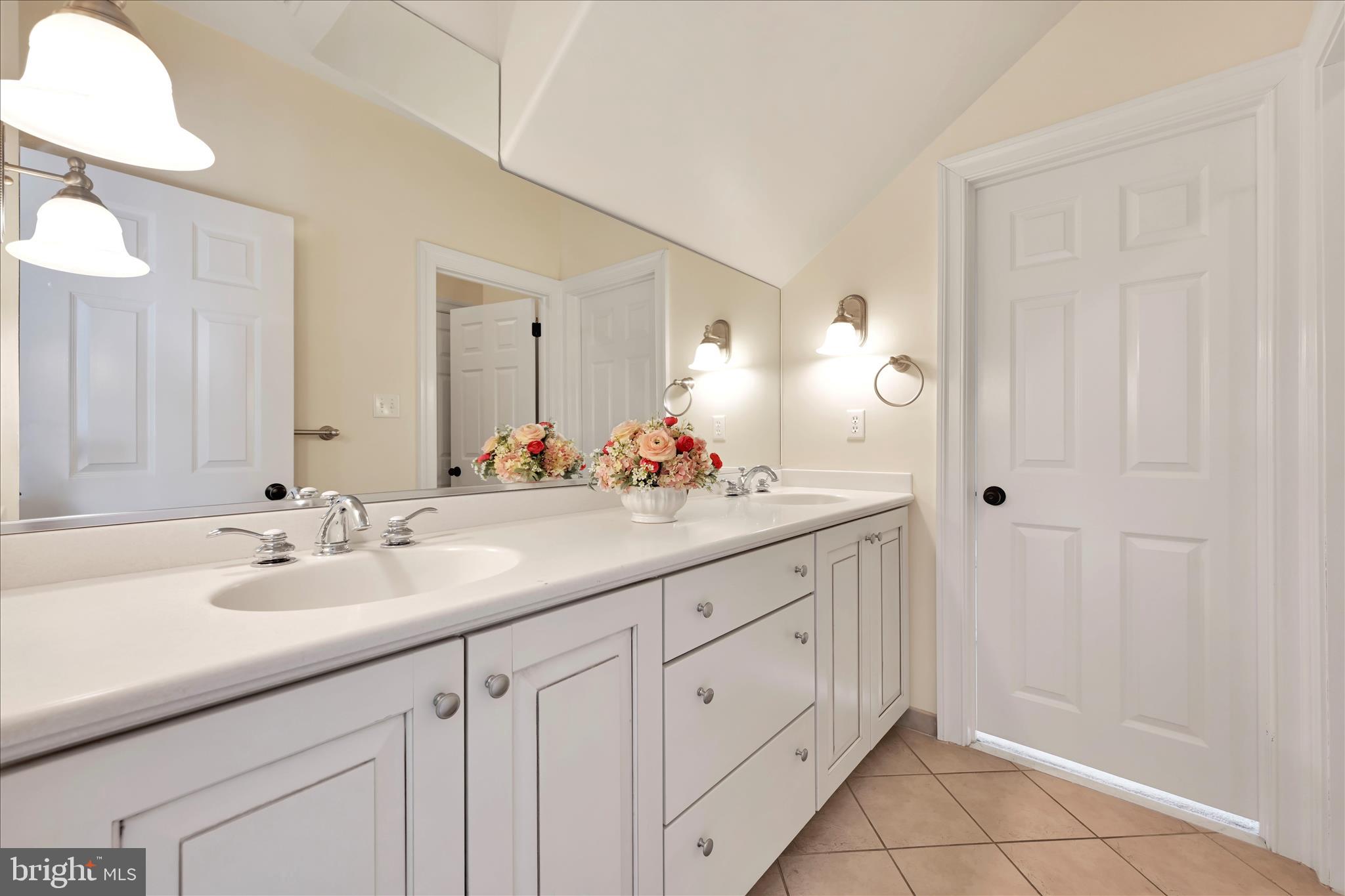 LEOPARD LAKES - Residential