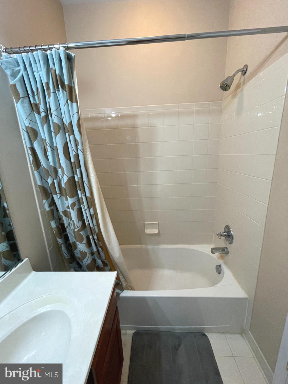 BROADLANDS SOUTH - Residential Lease