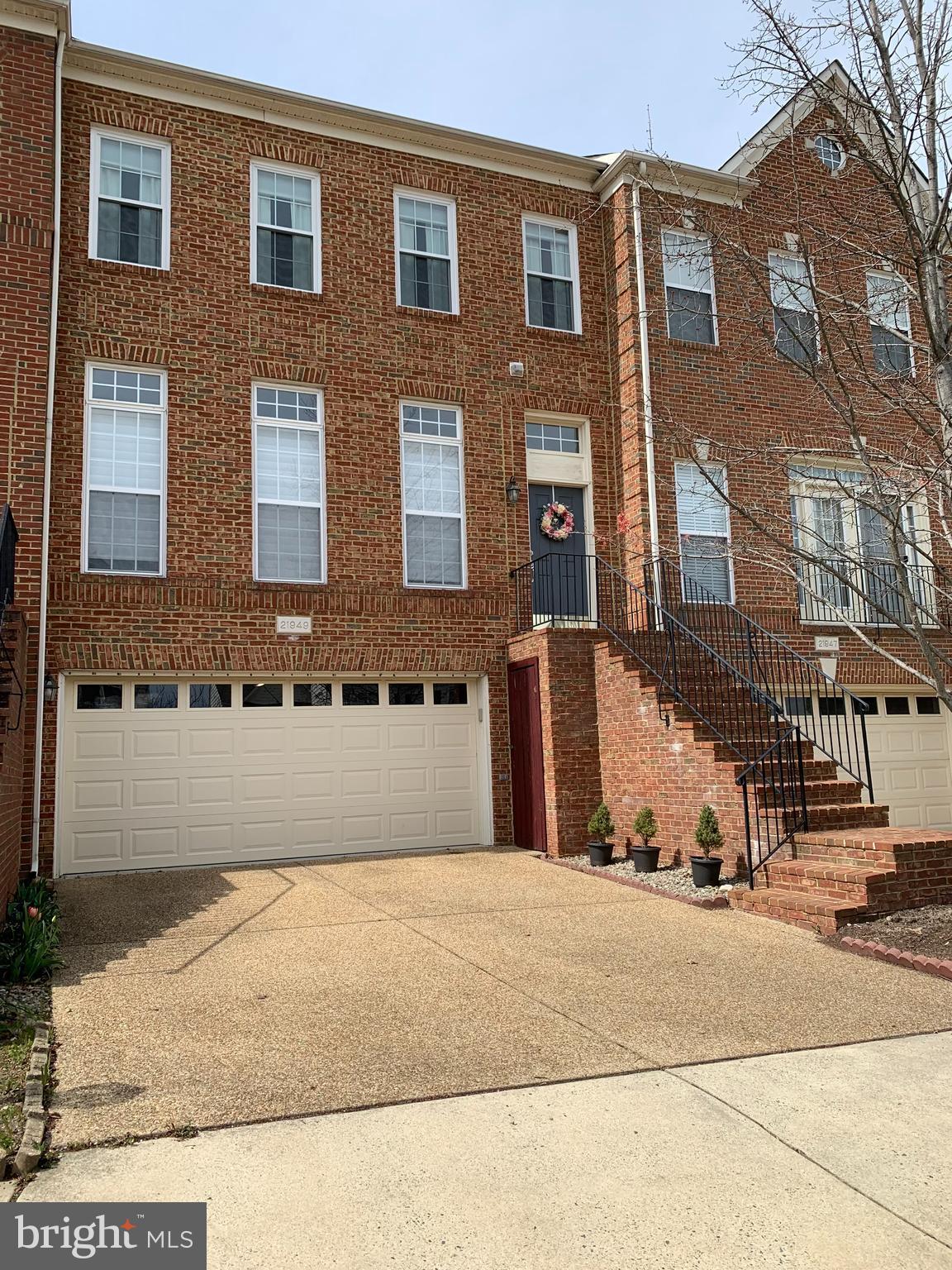 BROADLANDS SOUTH - Residential Lease