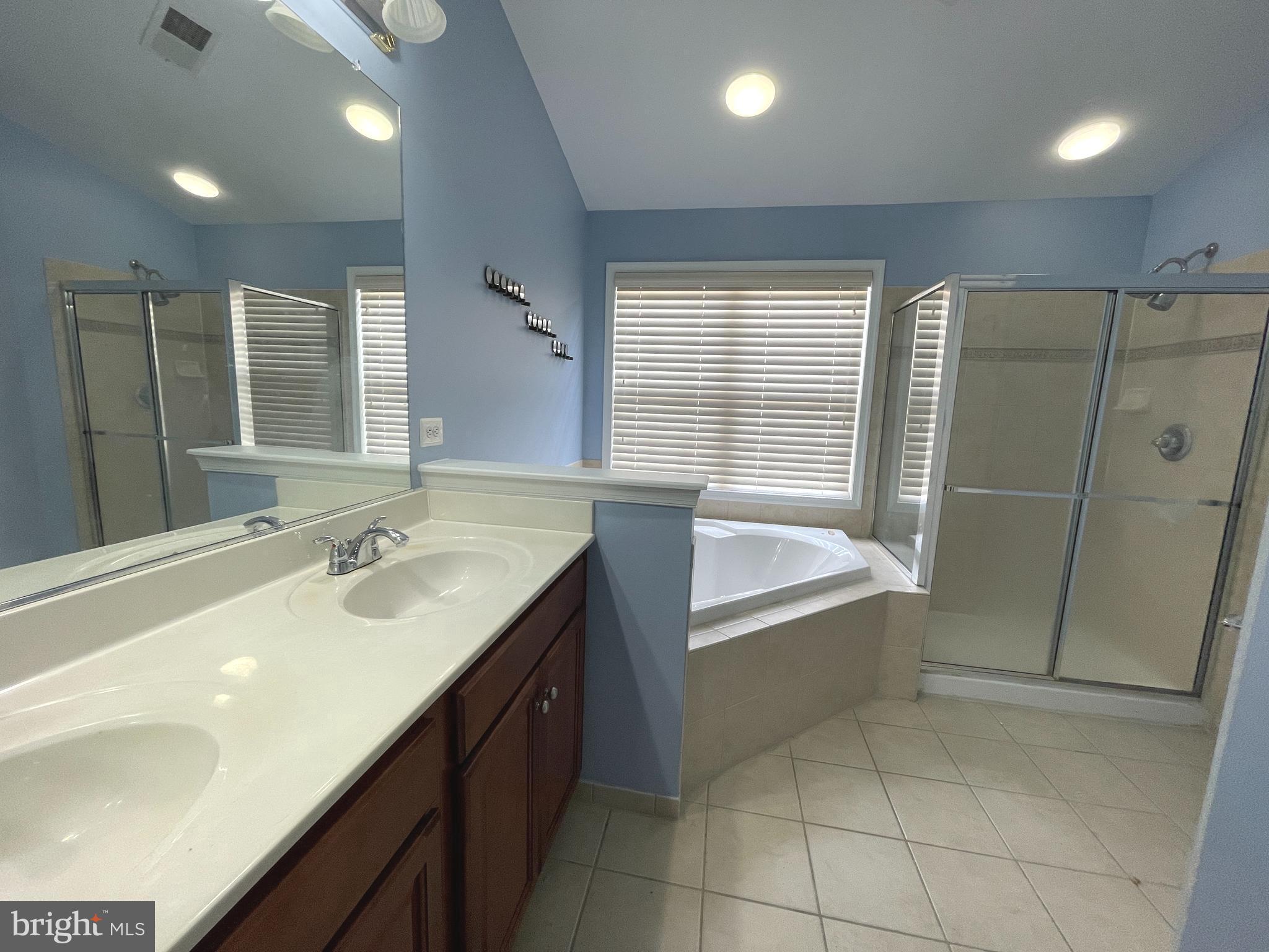 BROADLANDS SOUTH - Residential Lease