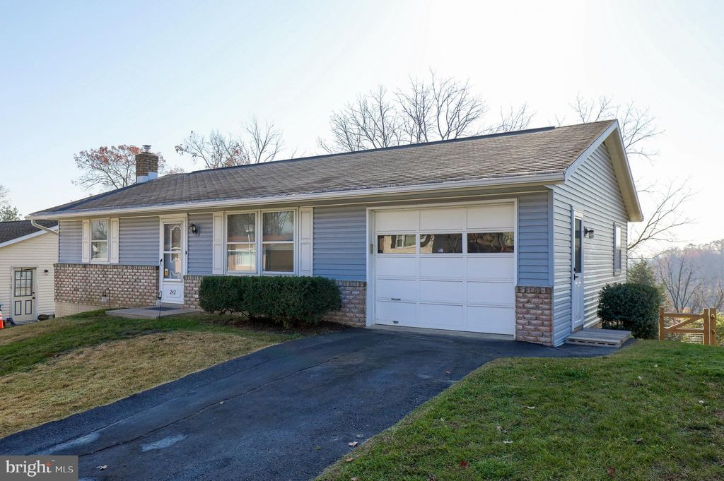 Photo of 242 Boomerang Drive, Ephrata, PA 17522 (MLS # PALA2043936)