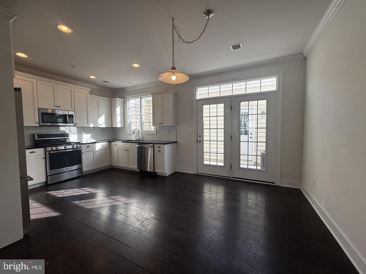 MAGNOLIA PLACE - Residential