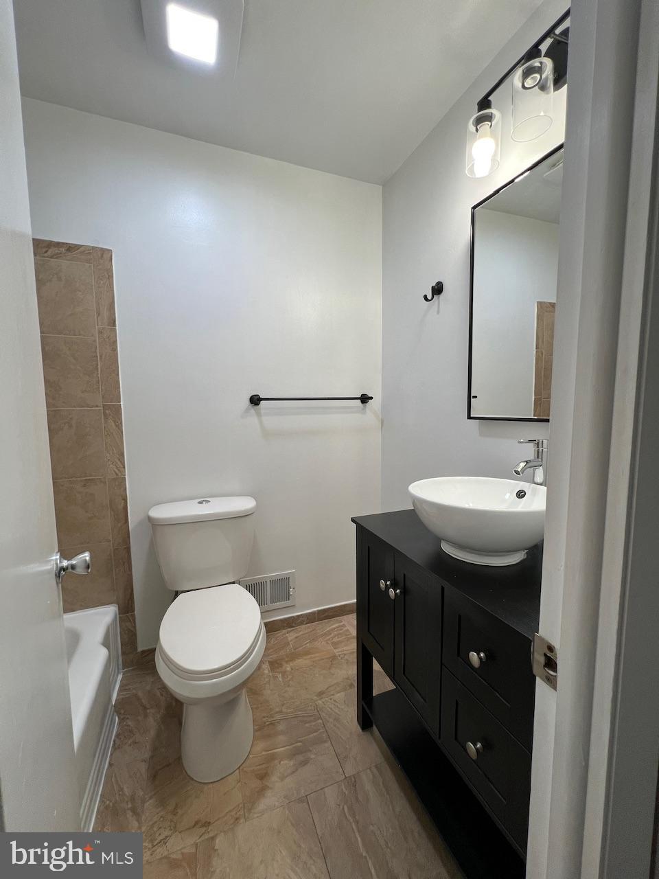 HICKORY HILL - Residential Lease