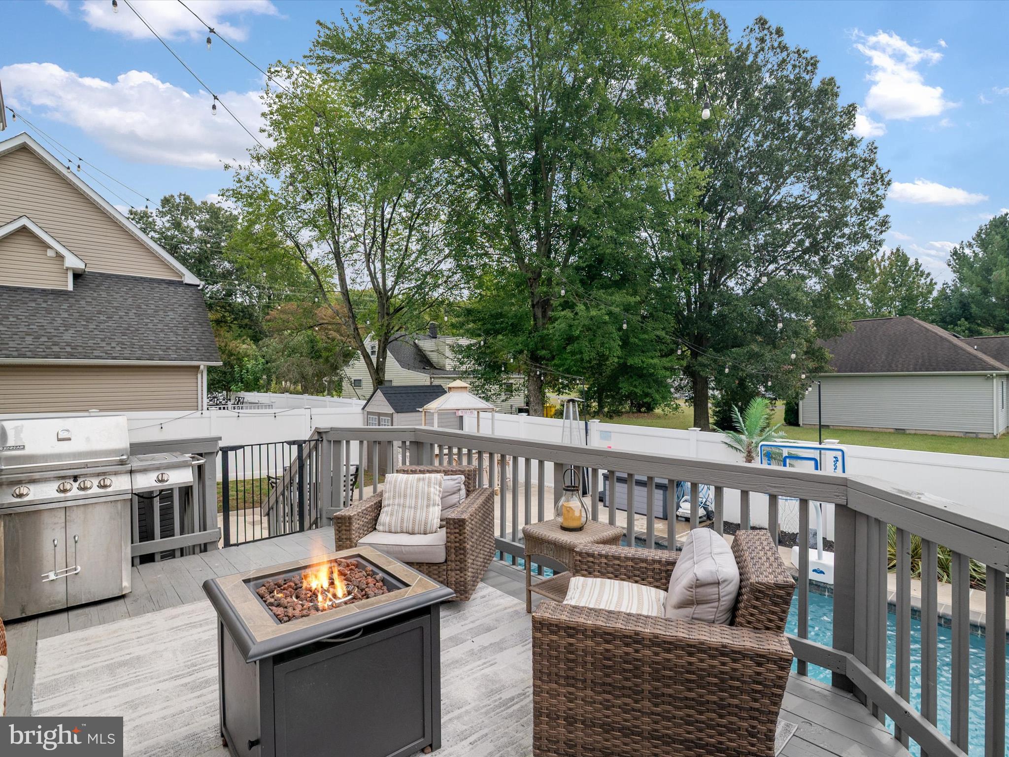 SHADY BROOK - Residential