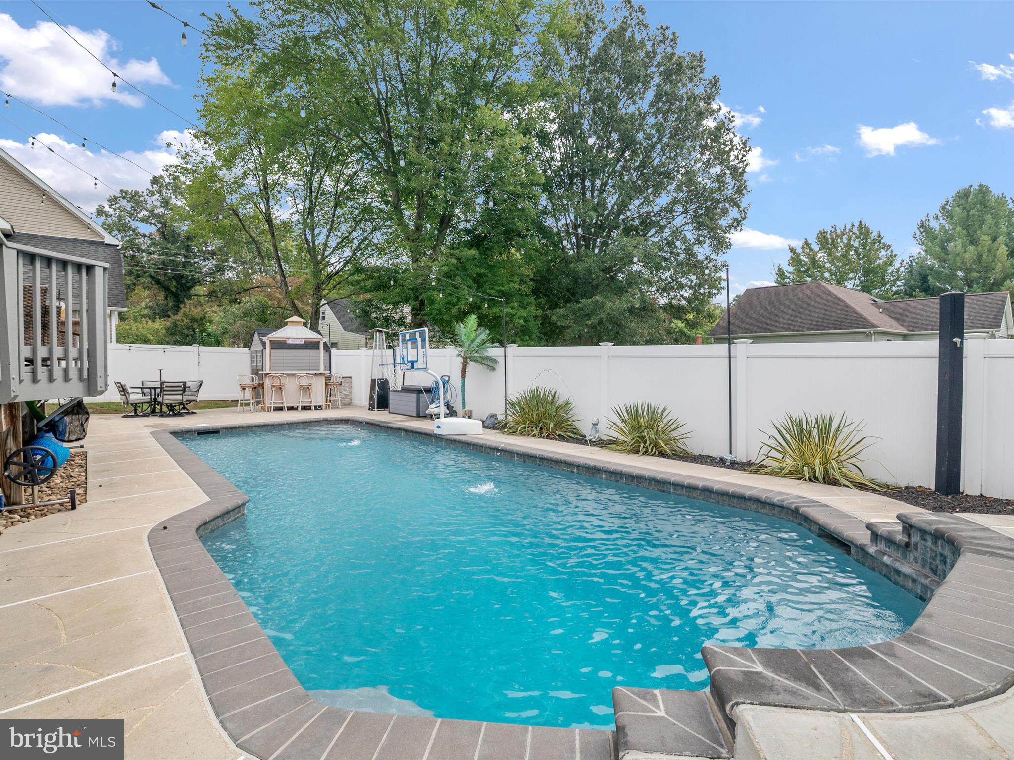 SHADY BROOK - Residential