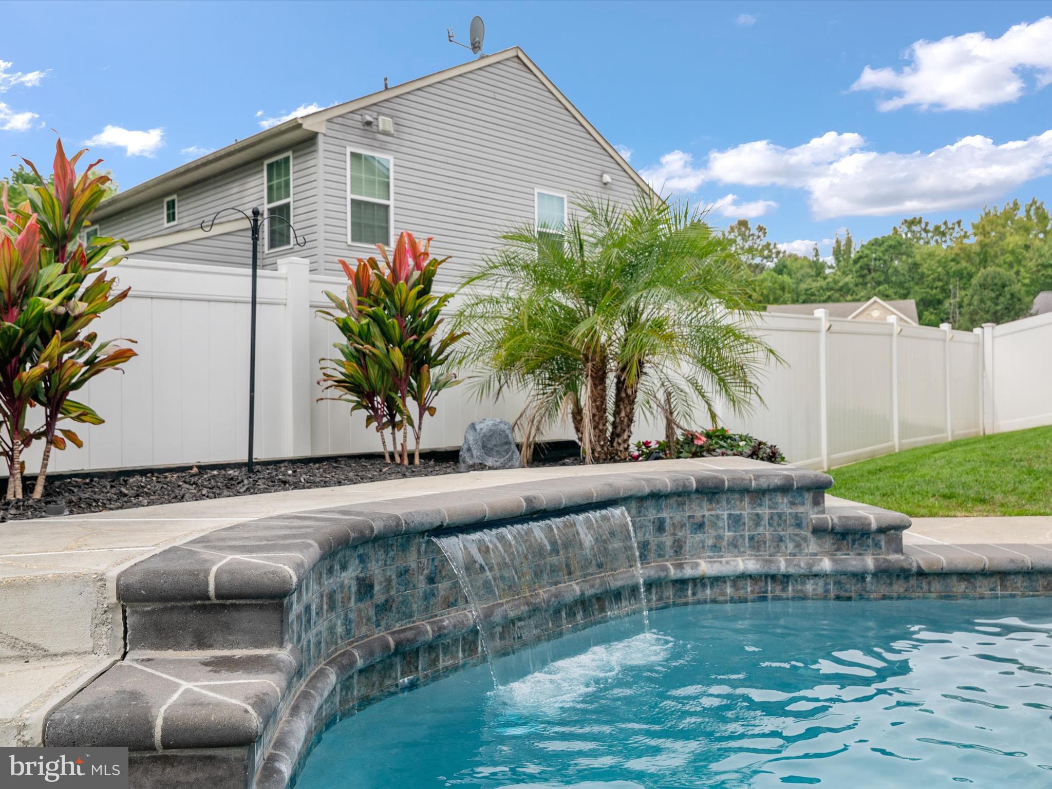 SHADY BROOK - Residential