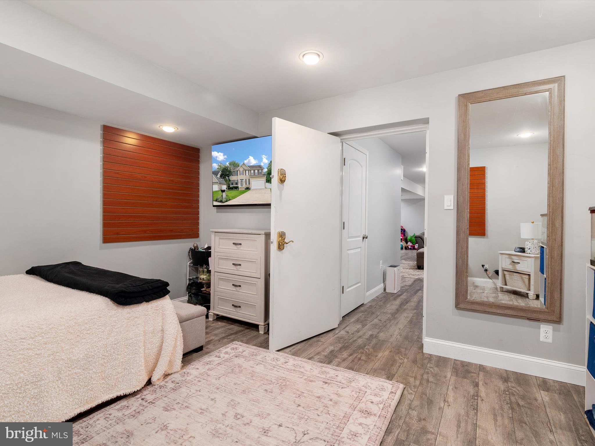 SHADY BROOK - Residential