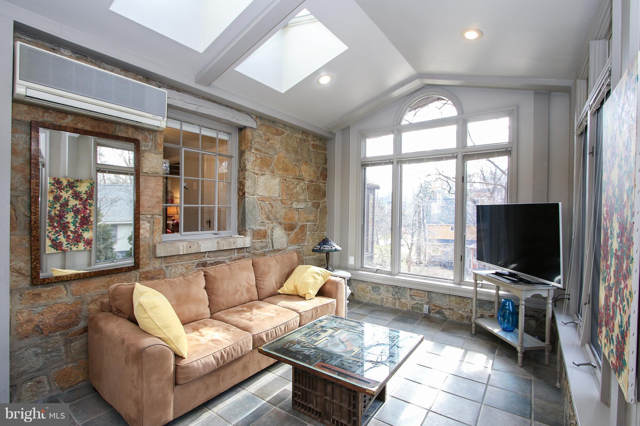 WOODHAVEN - Residential