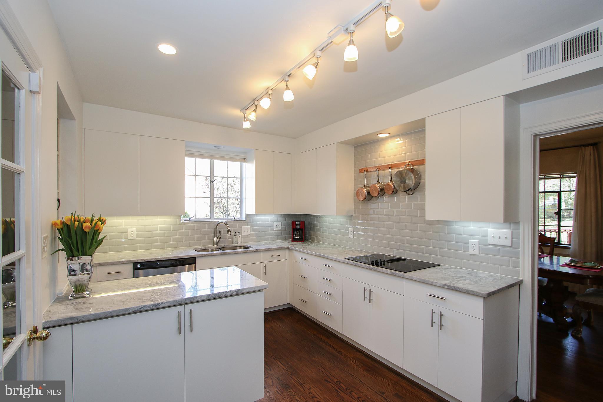 WOODHAVEN - Residential