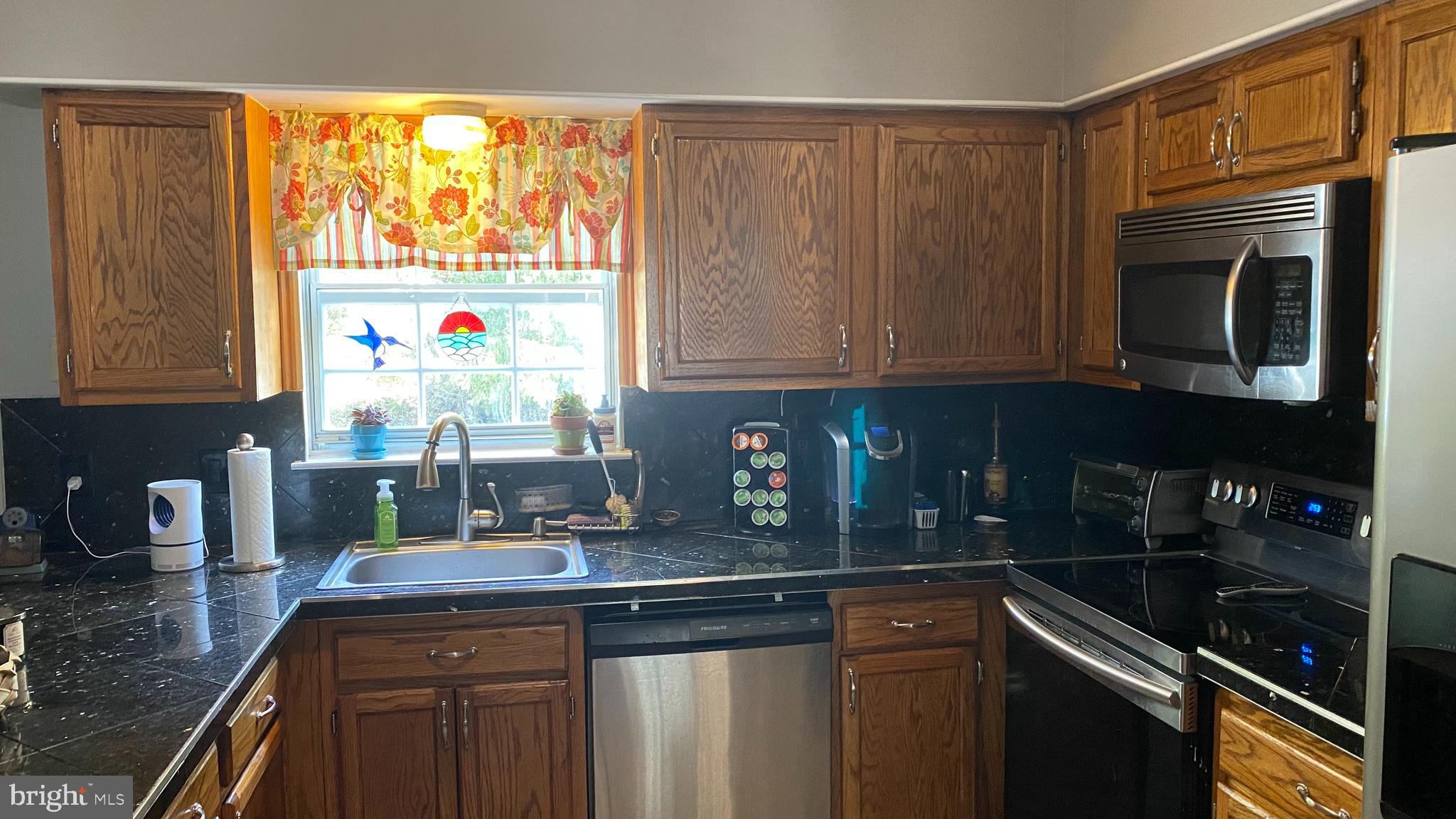 LARGO KNOLLS - Residential