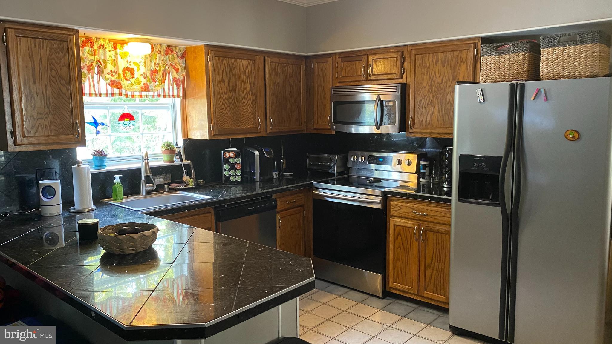 LARGO KNOLLS - Residential