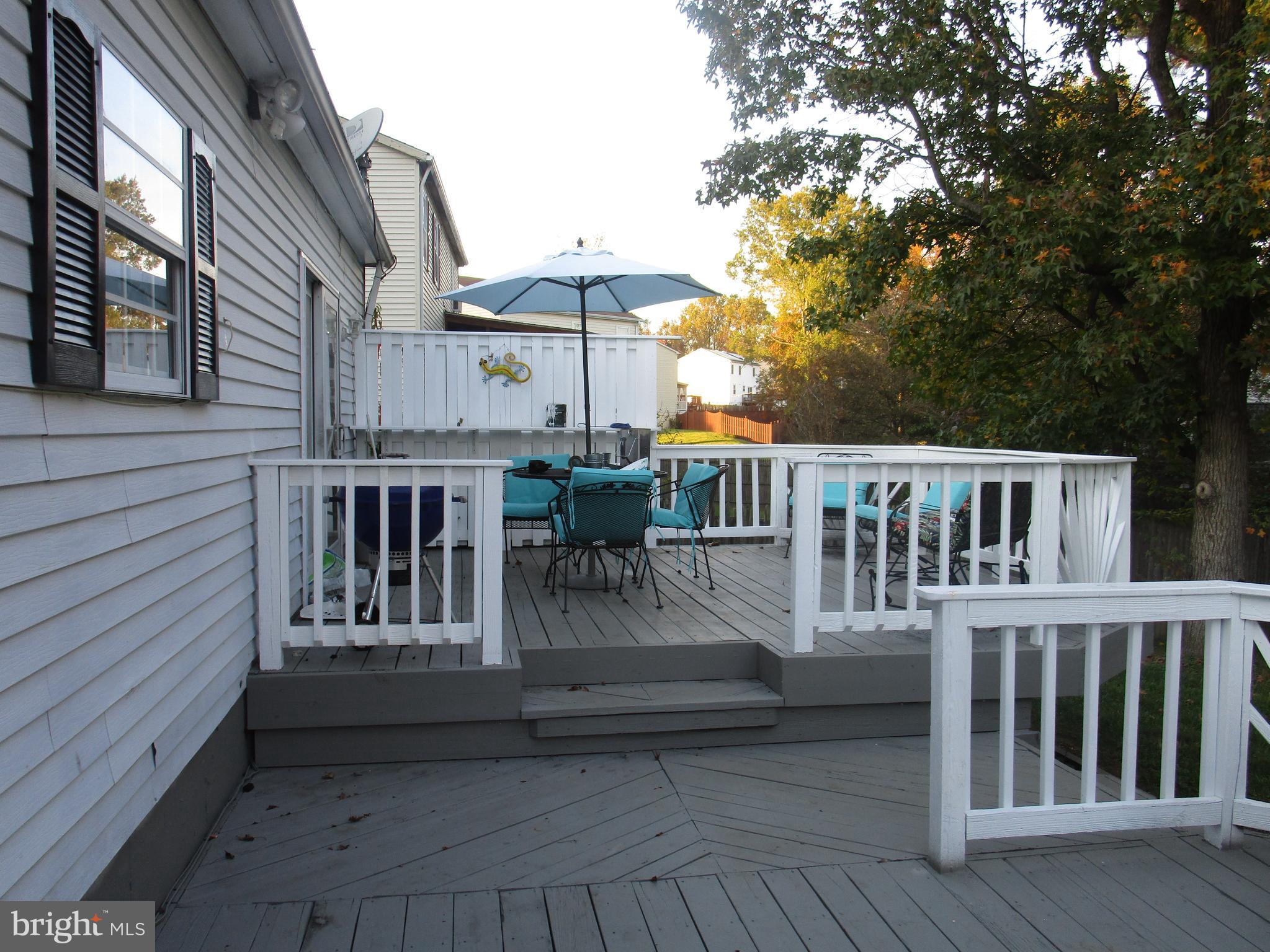 LARGO KNOLLS - Residential