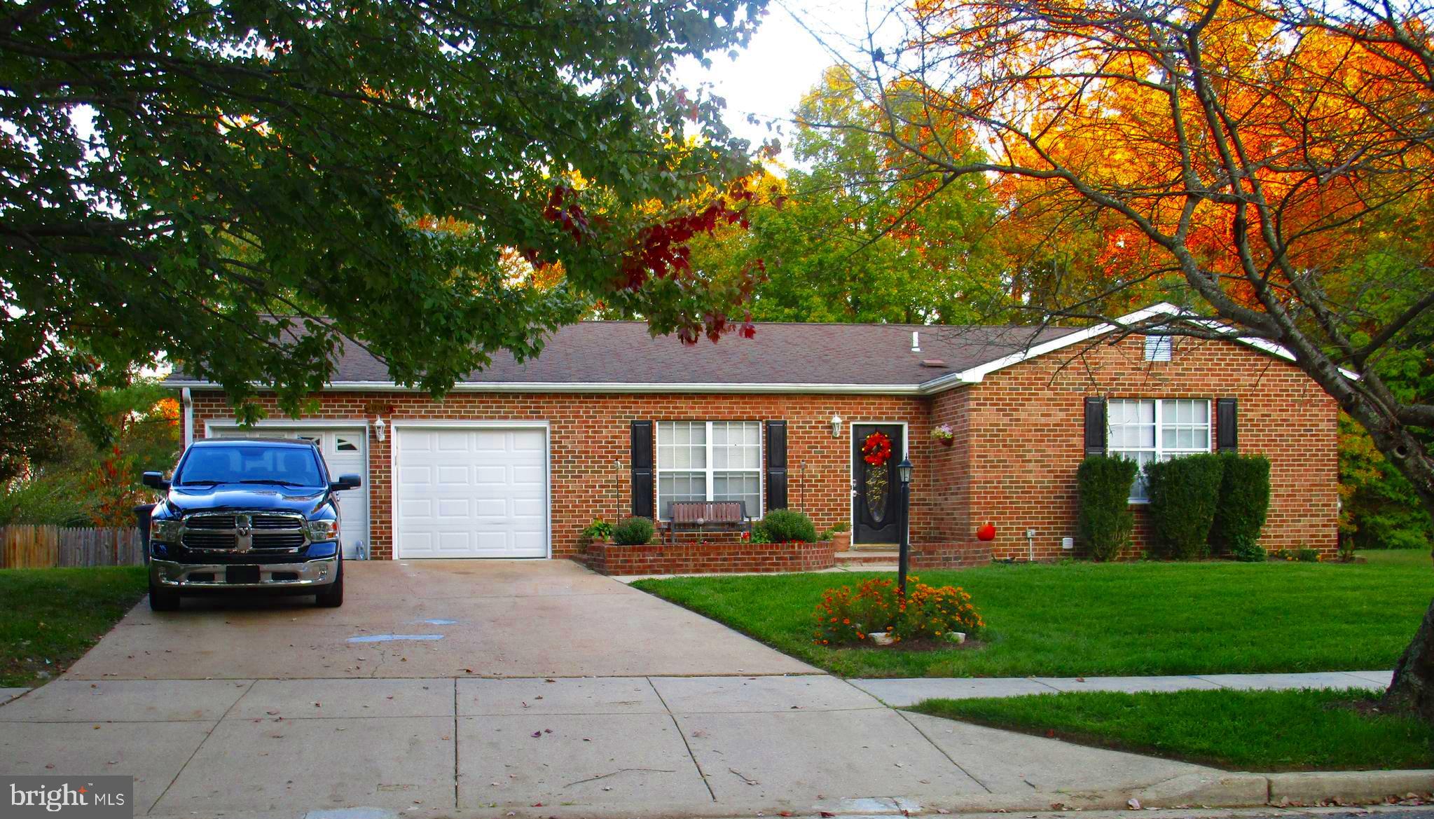 LARGO KNOLLS - Residential