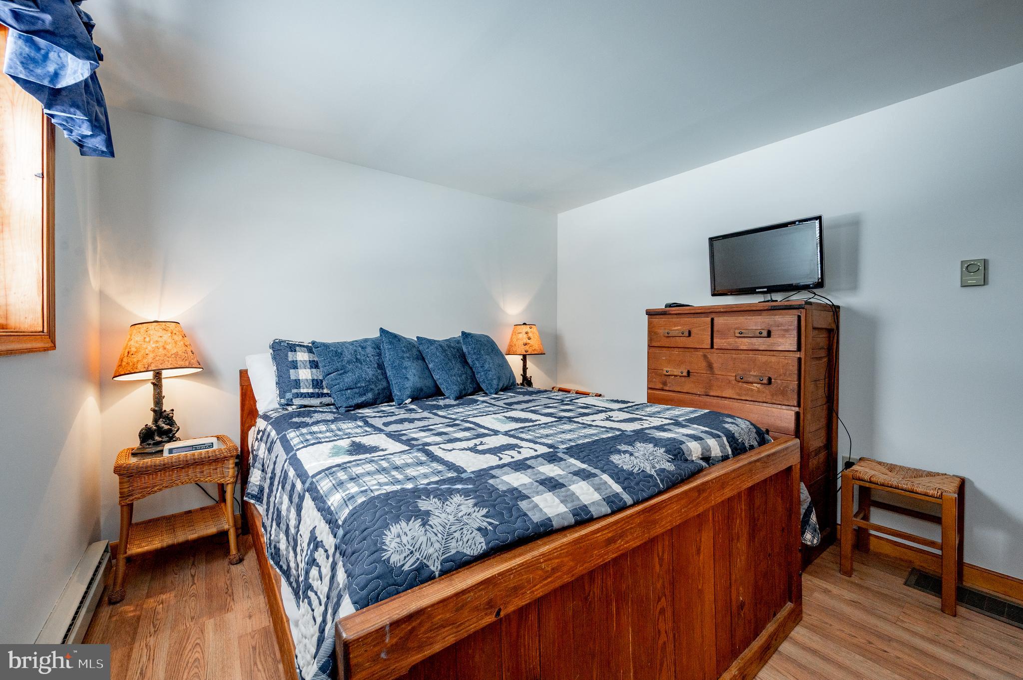 LAKE SHORE DRIVE - Residential