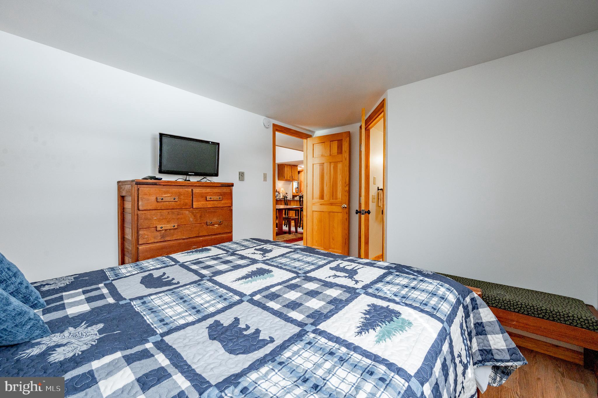 LAKE SHORE DRIVE - Residential