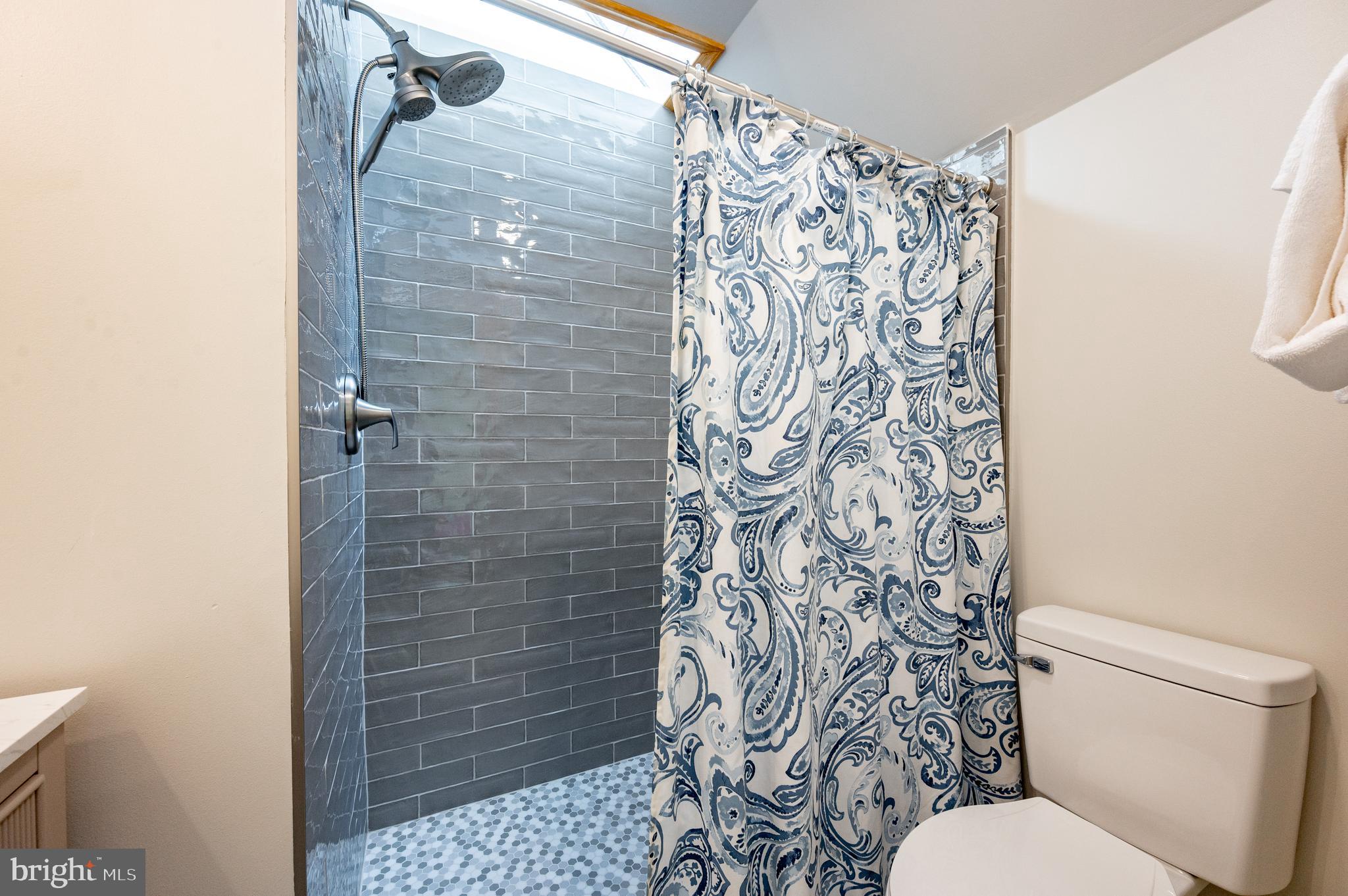 LAKE SHORE DRIVE - Residential