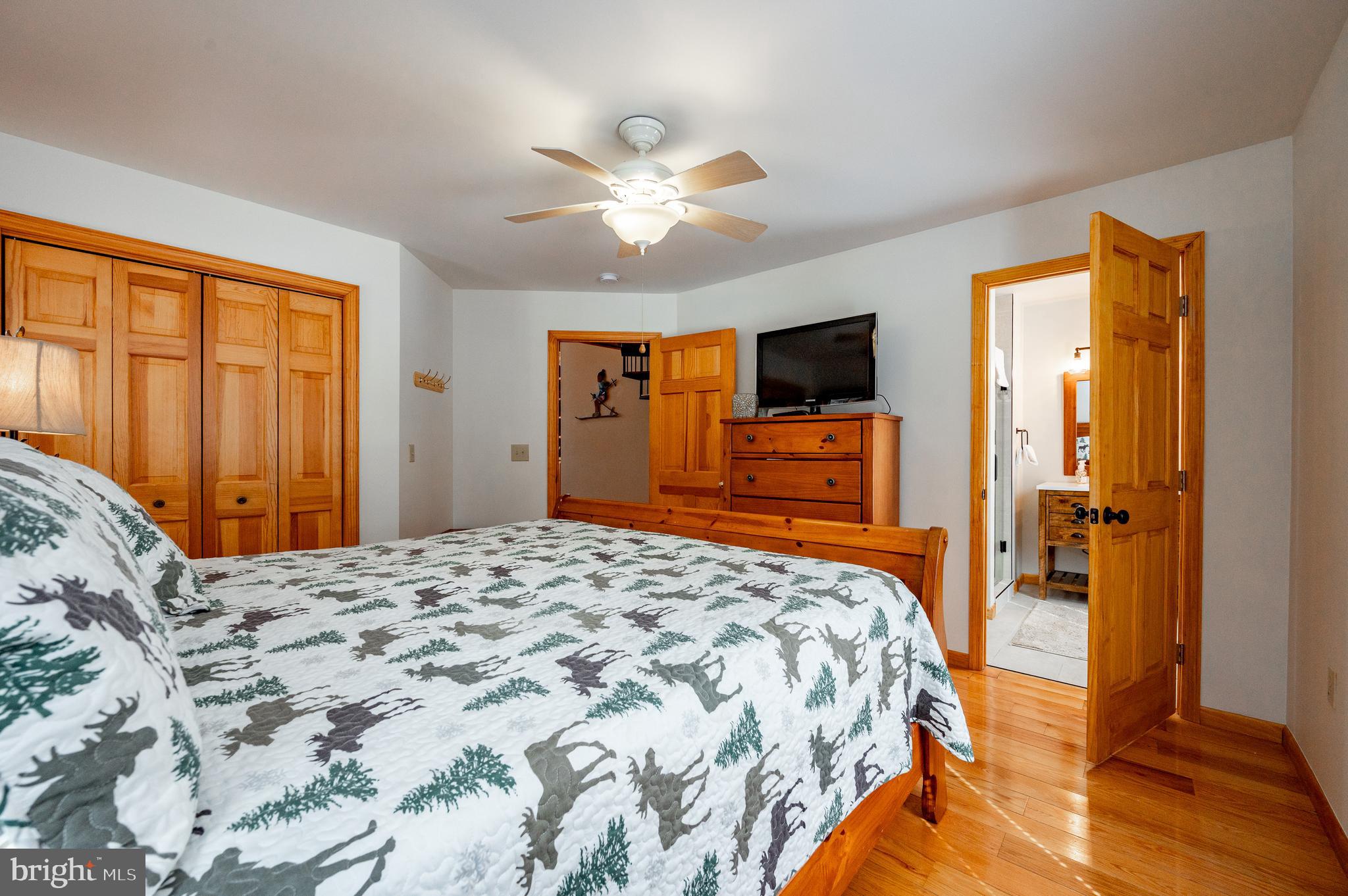 LAKE SHORE DRIVE - Residential