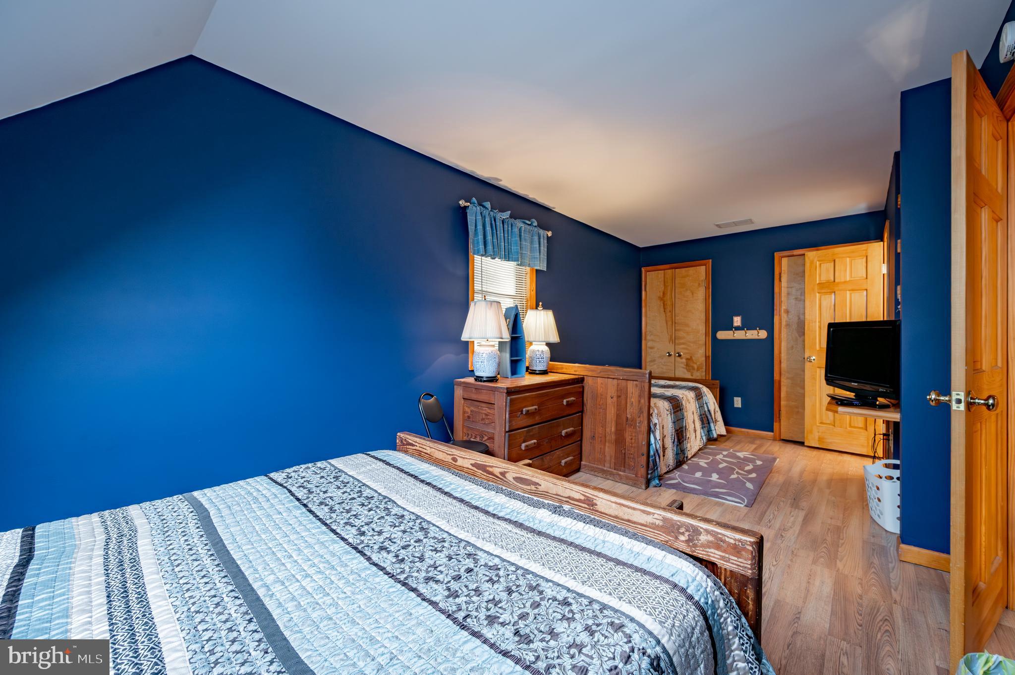 LAKE SHORE DRIVE - Residential