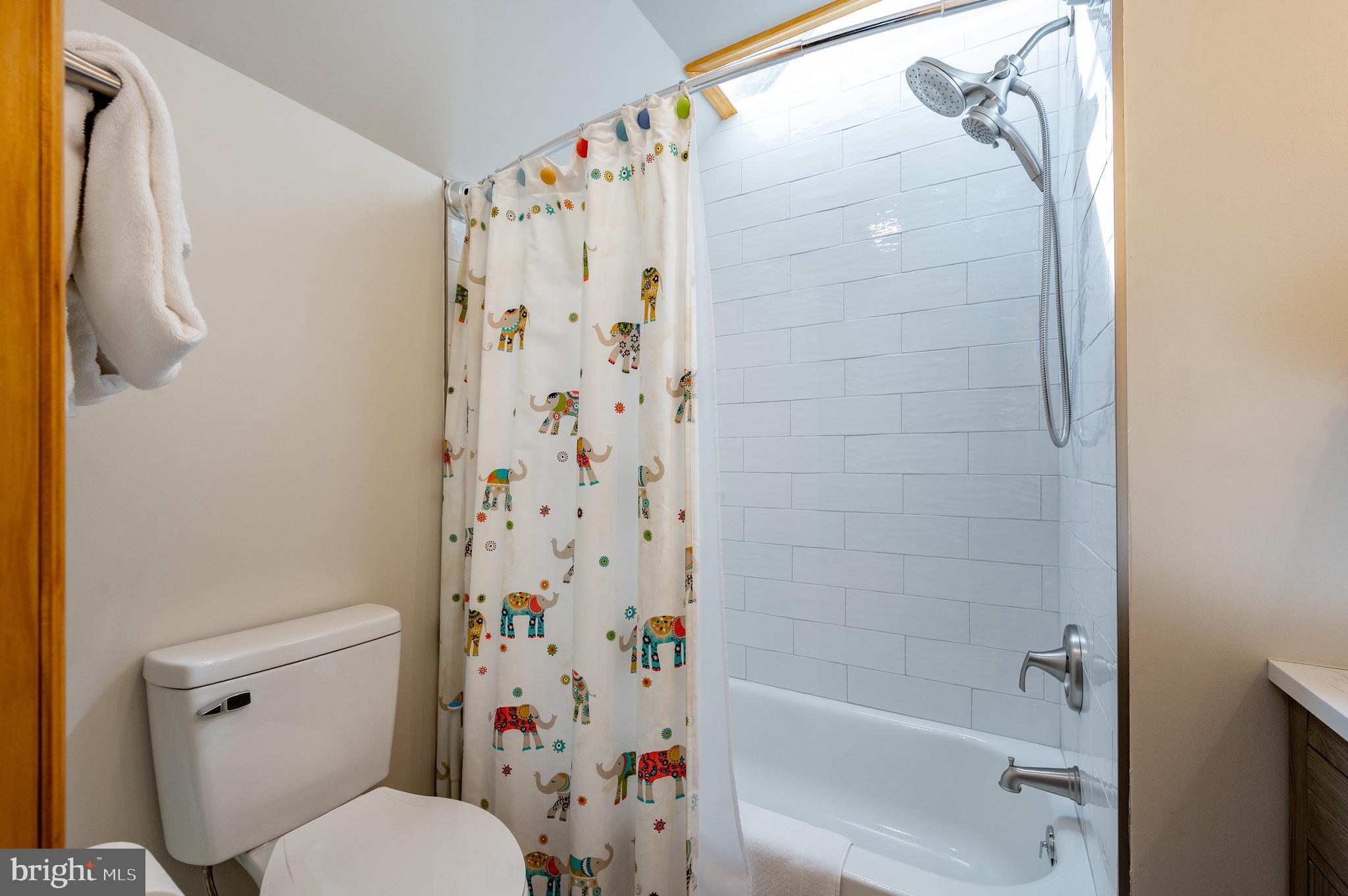 LAKE SHORE DRIVE - Residential