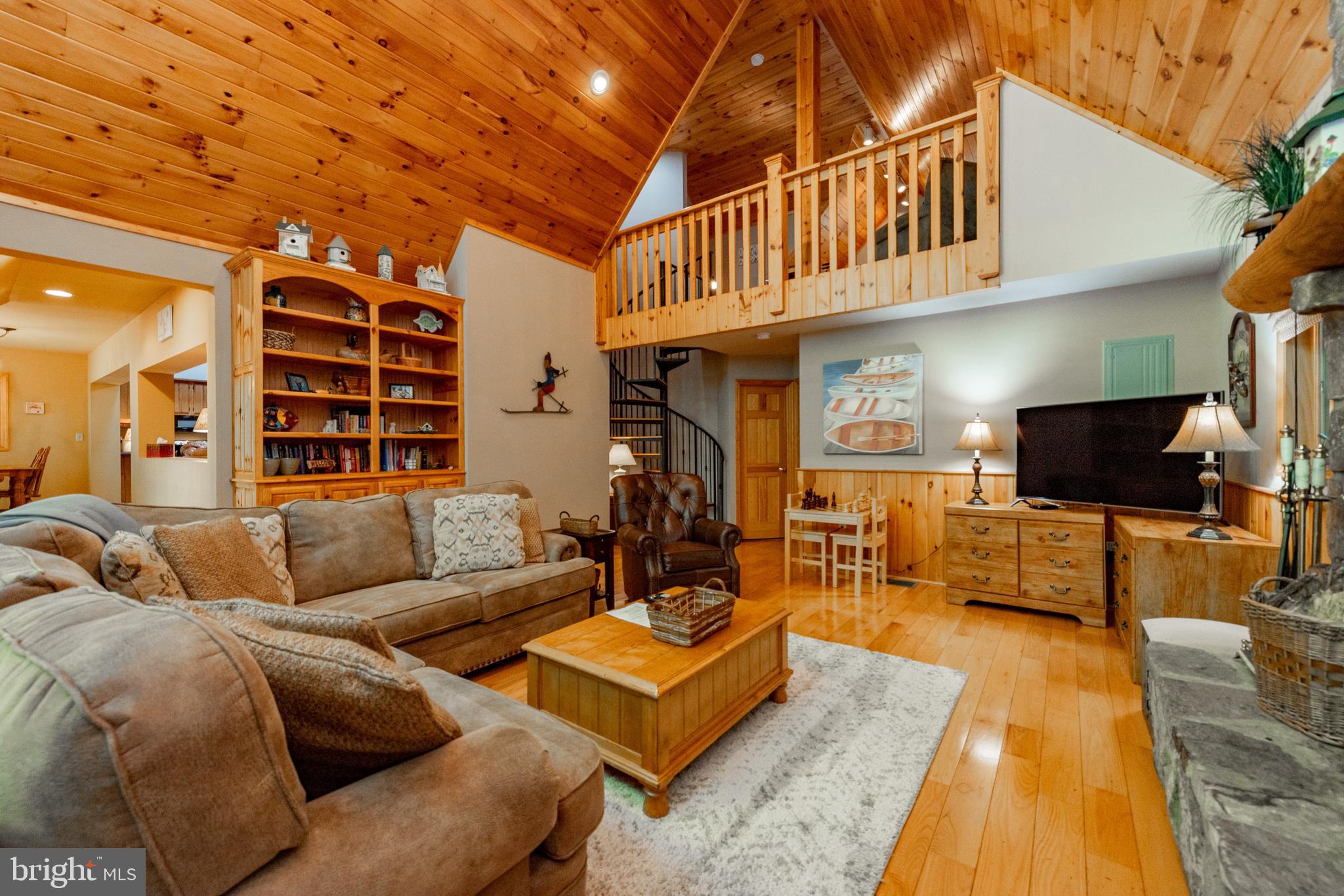 LAKE SHORE DRIVE - Residential