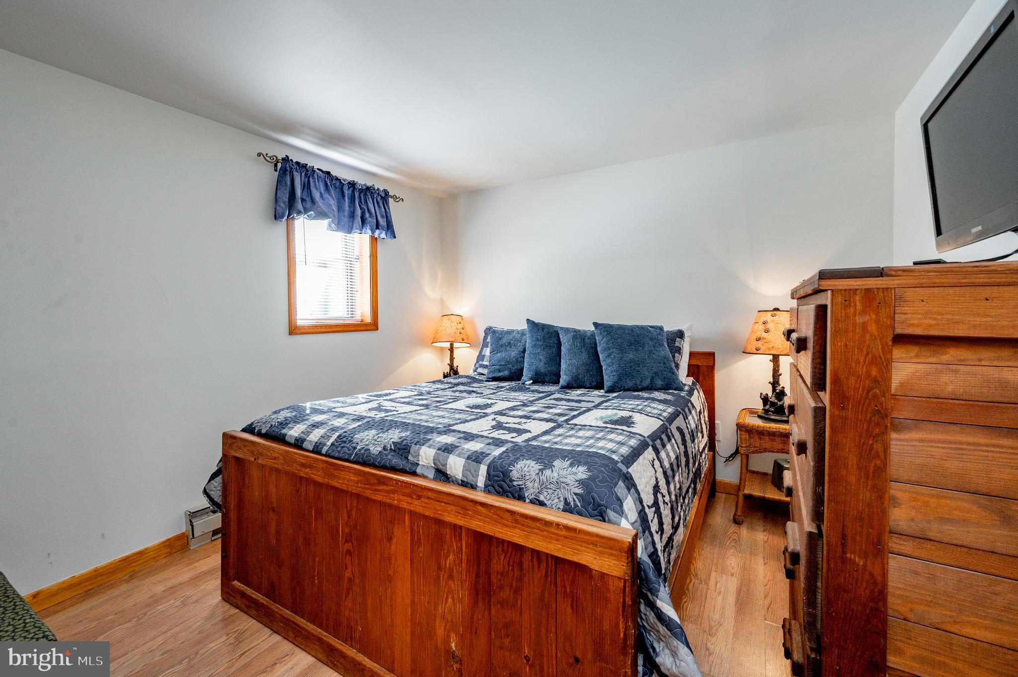 LAKE SHORE DRIVE - Residential