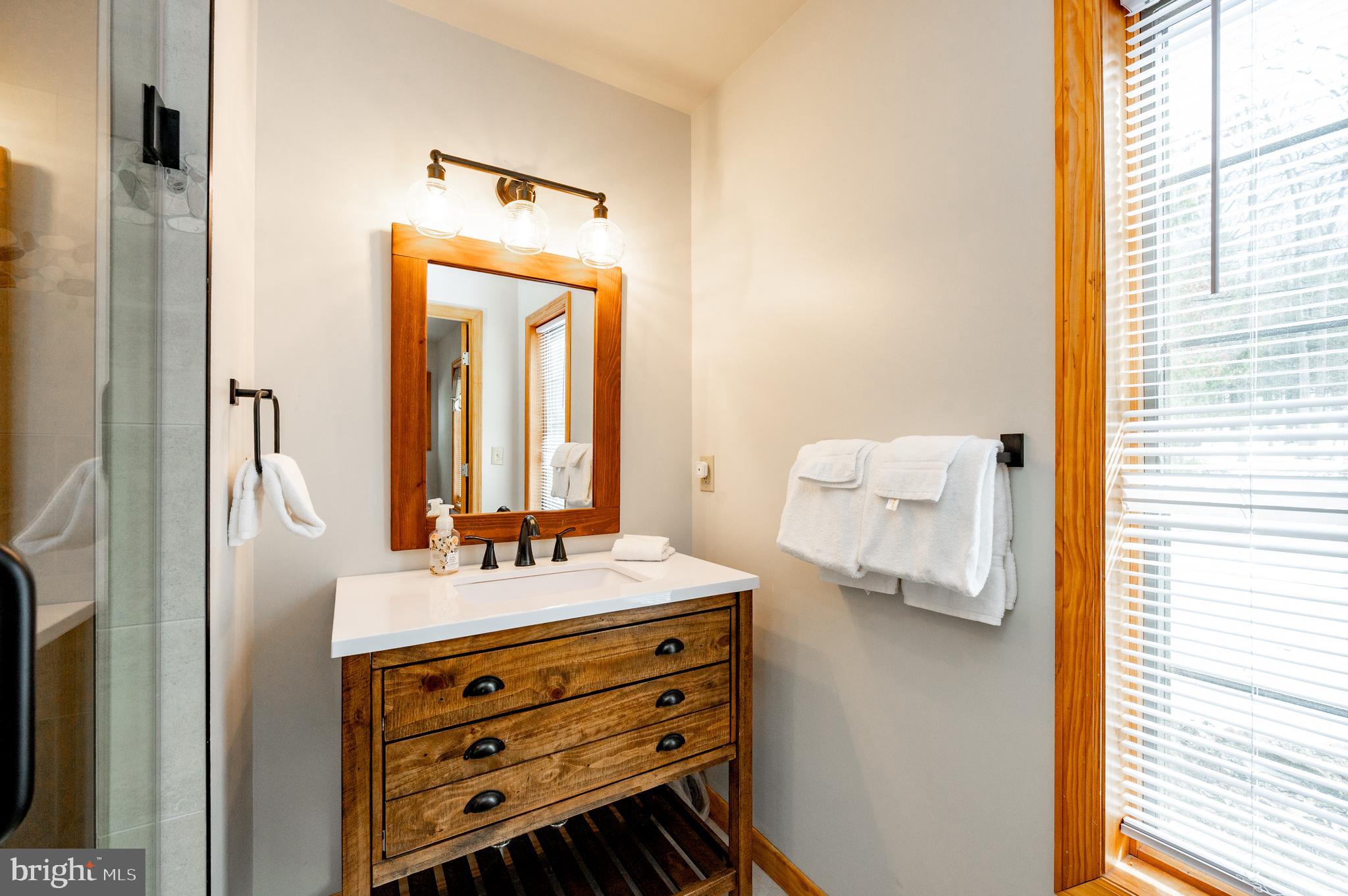 LAKE SHORE DRIVE - Residential