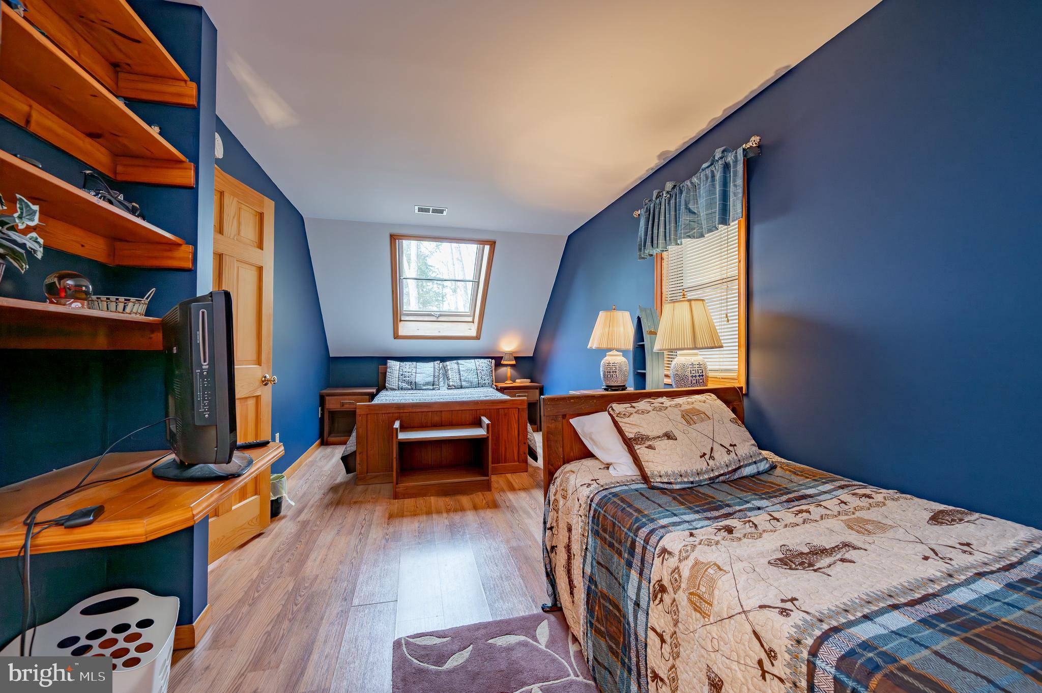 LAKE SHORE DRIVE - Residential