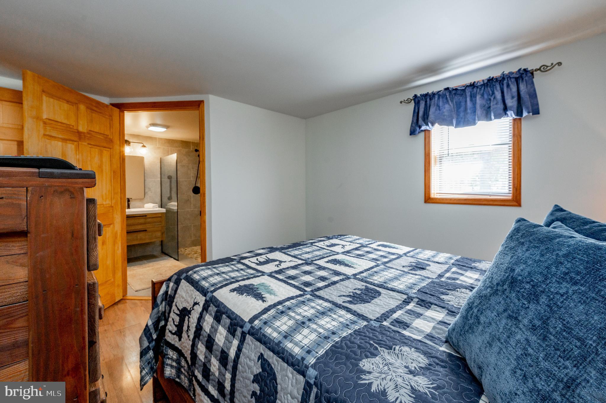 LAKE SHORE DRIVE - Residential