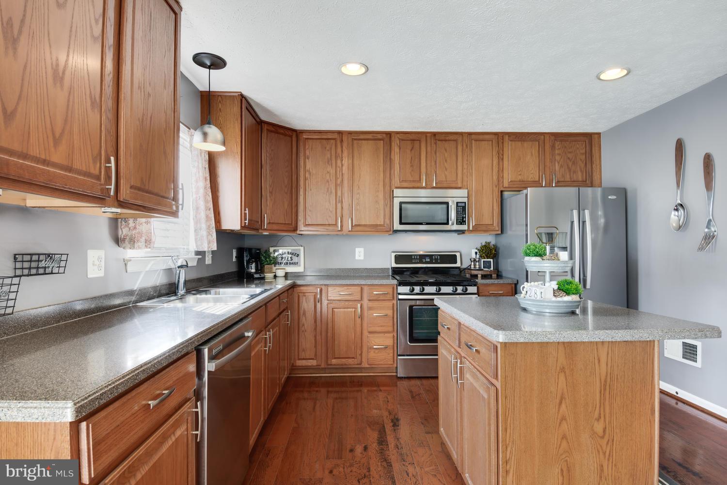 CATTAIL COMMONS - Residential