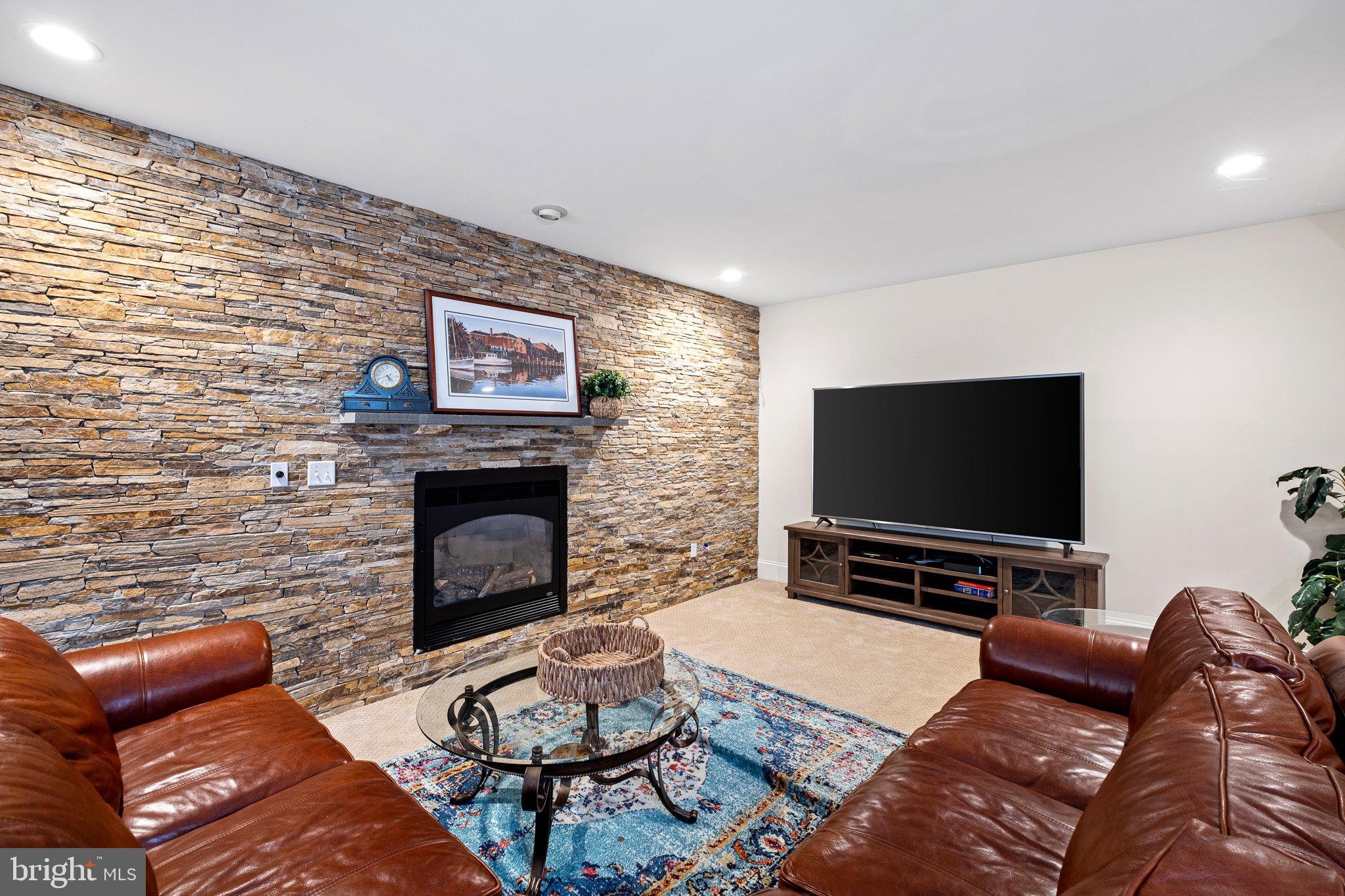 GLENMOORE WOODS - Residential