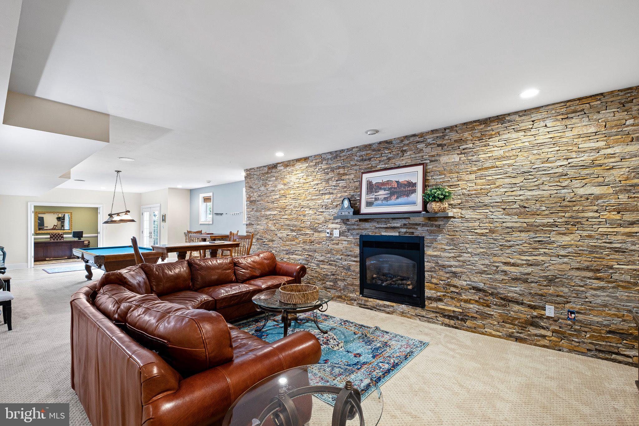 GLENMOORE WOODS - Residential