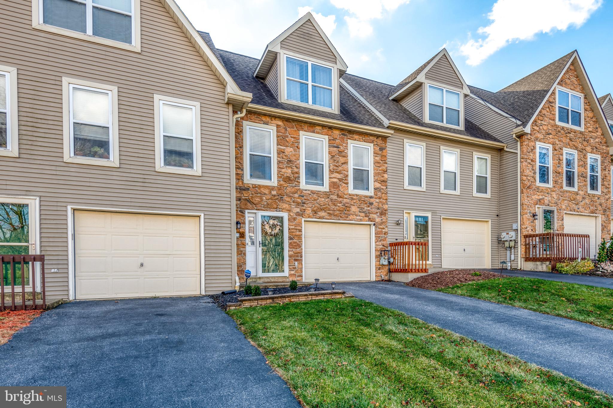 OAK RIDGE COMMONS - Residential