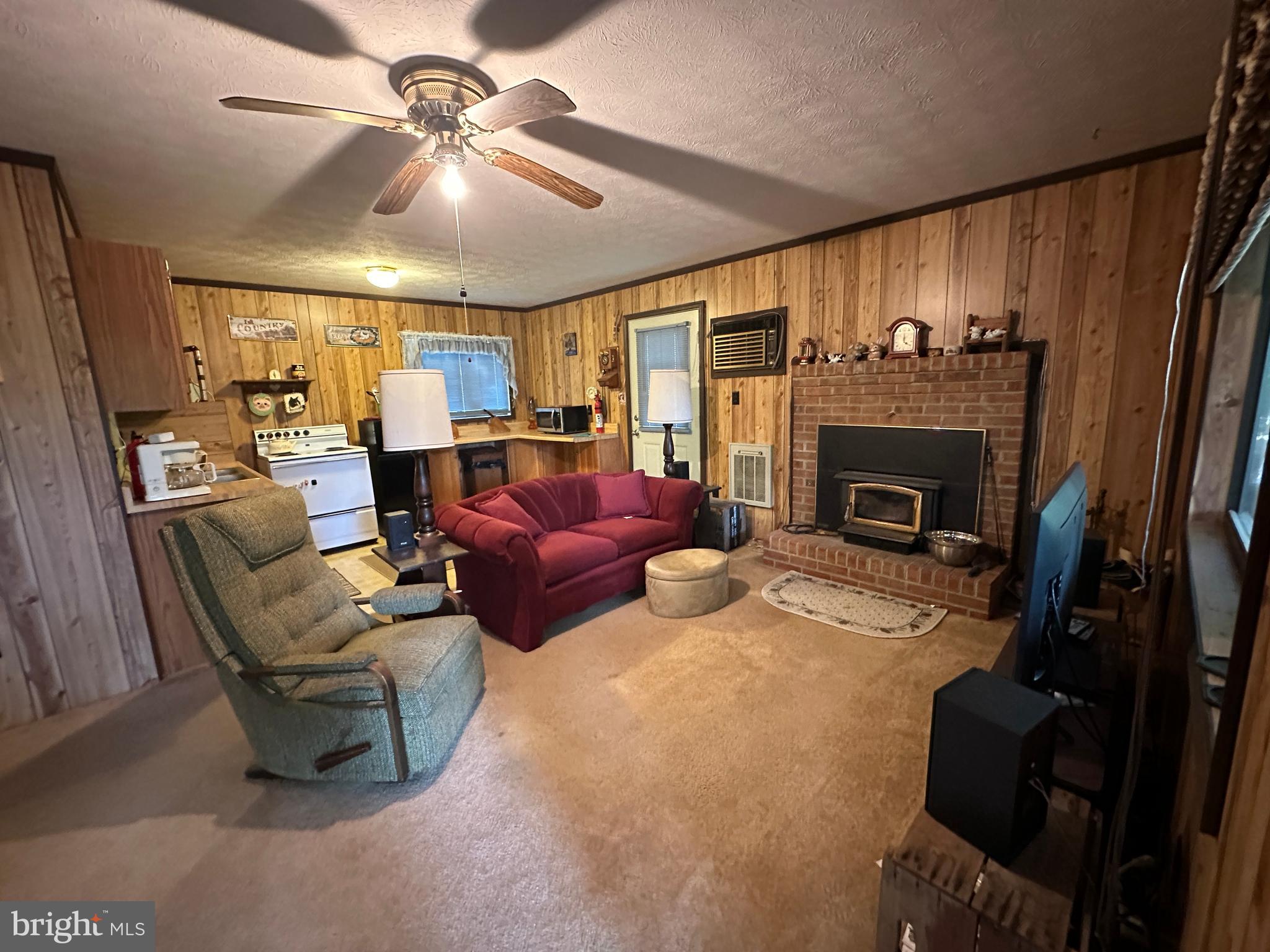 CABIN AT LOST RIVER - Residential