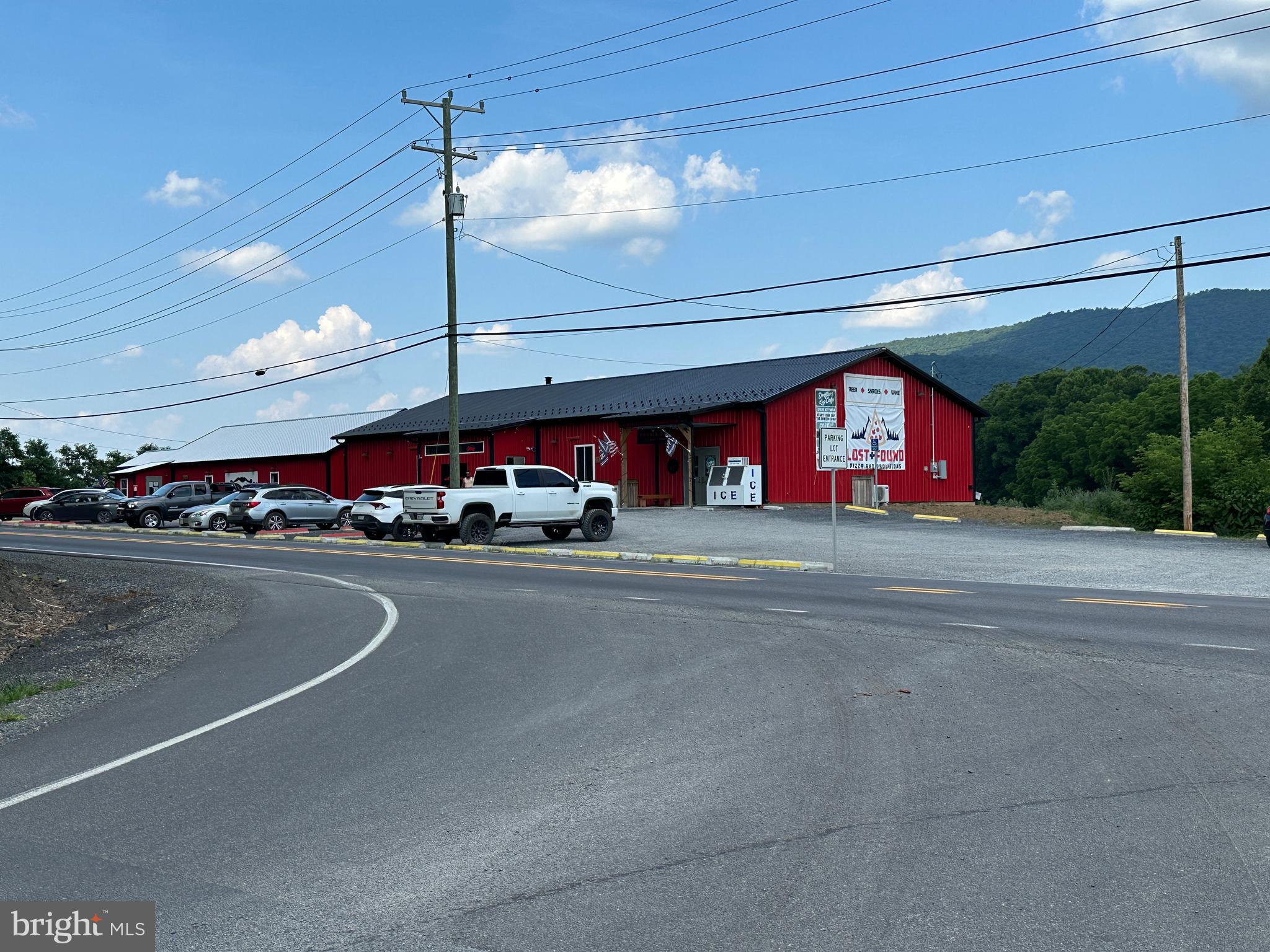 CABIN AT LOST RIVER - Residential