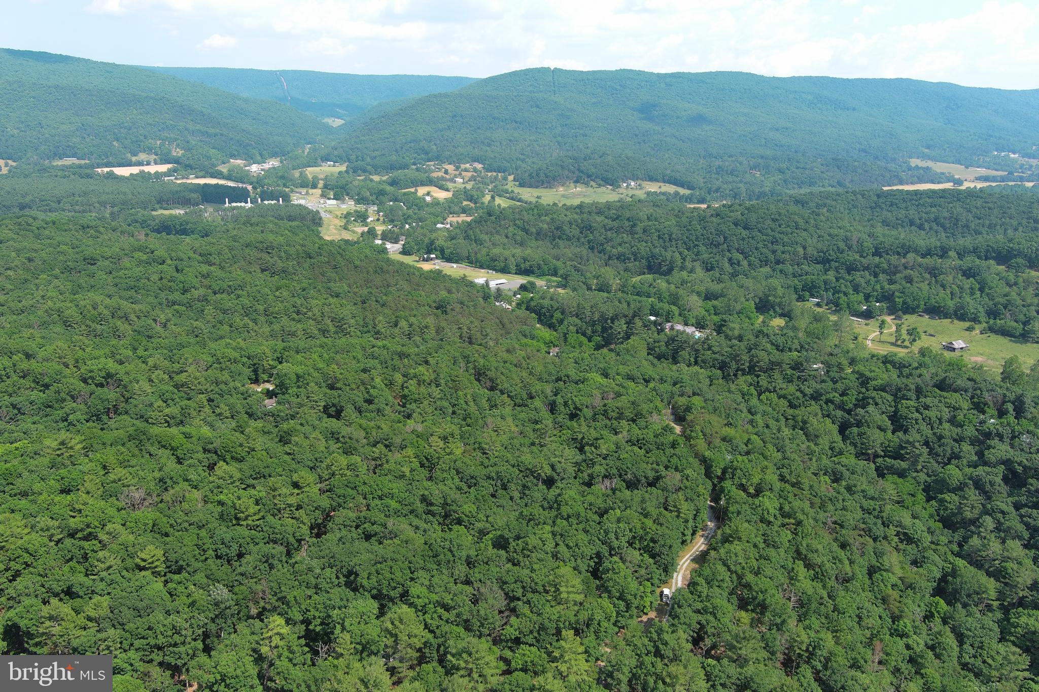 CABIN AT LOST RIVER - Residential