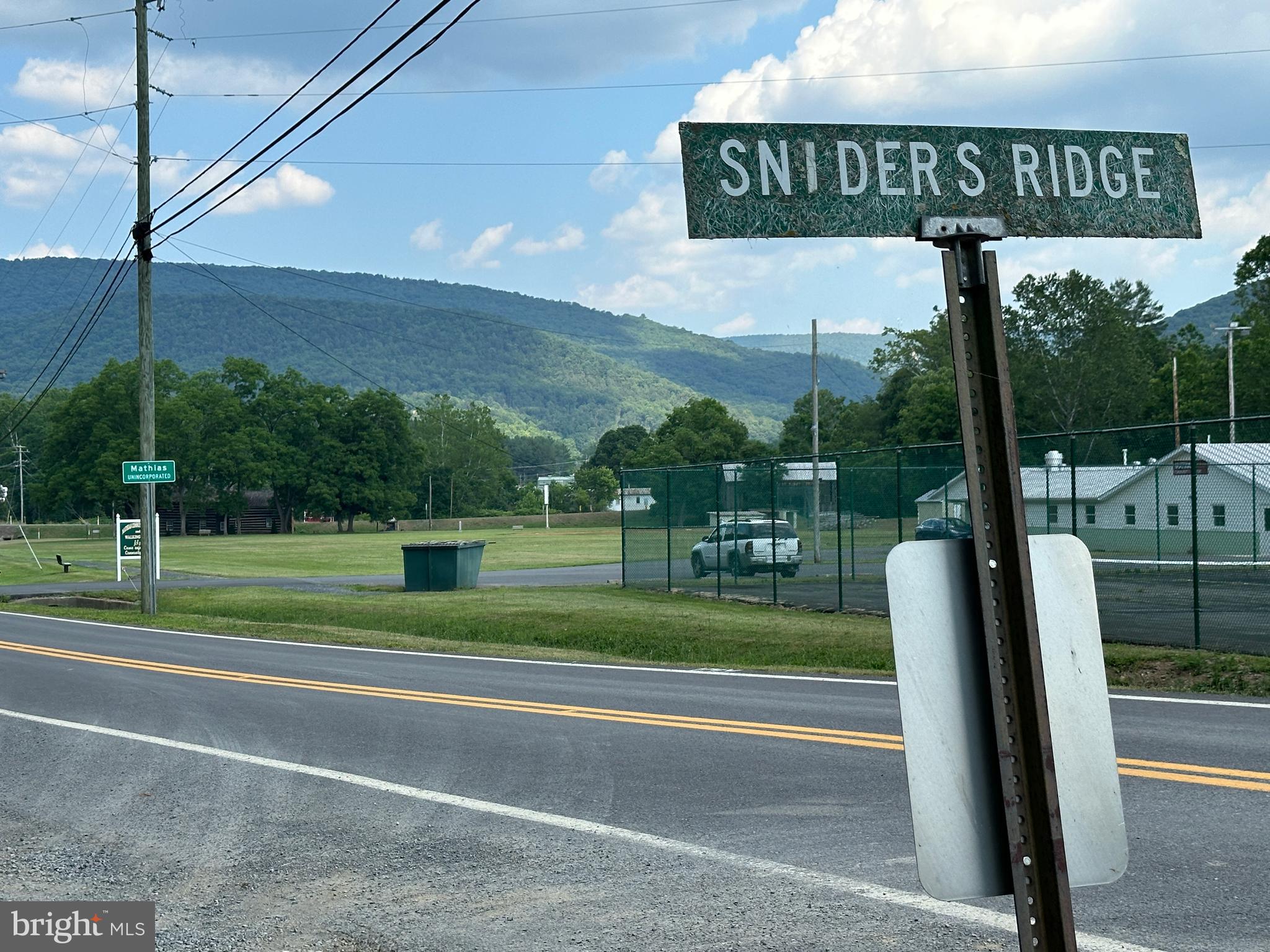 CABIN AT LOST RIVER - Residential