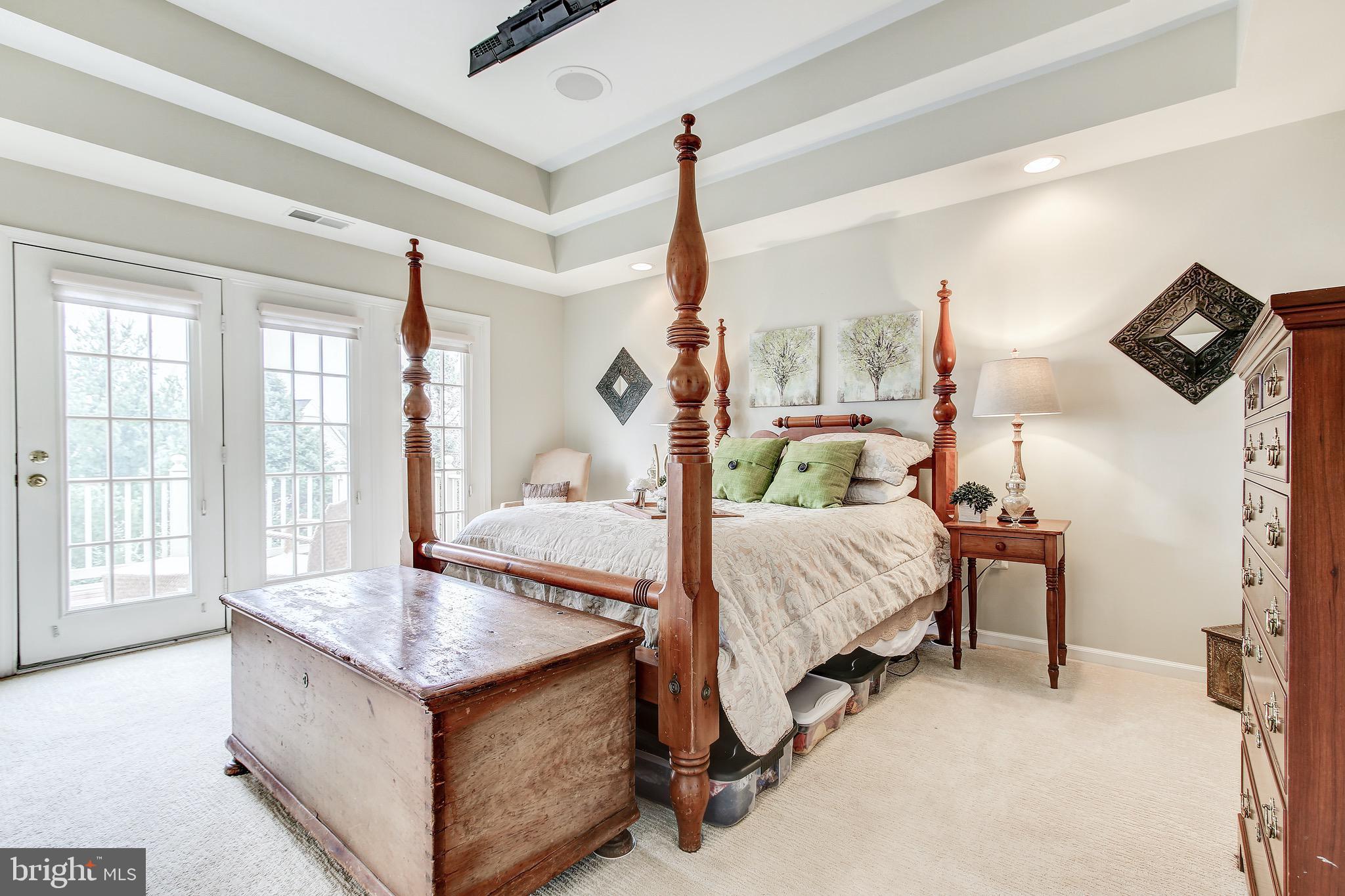 RIVER CREEK - Residential