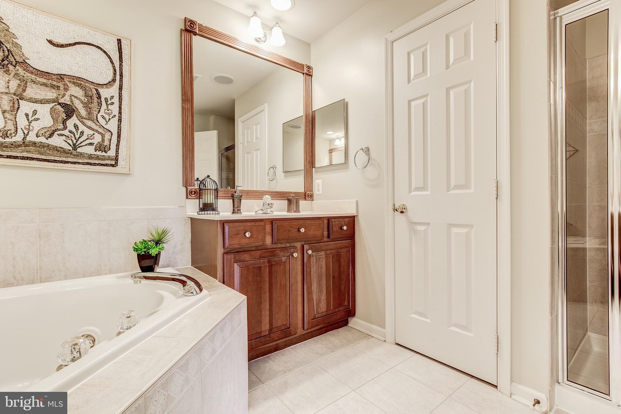 RIVER CREEK - Residential